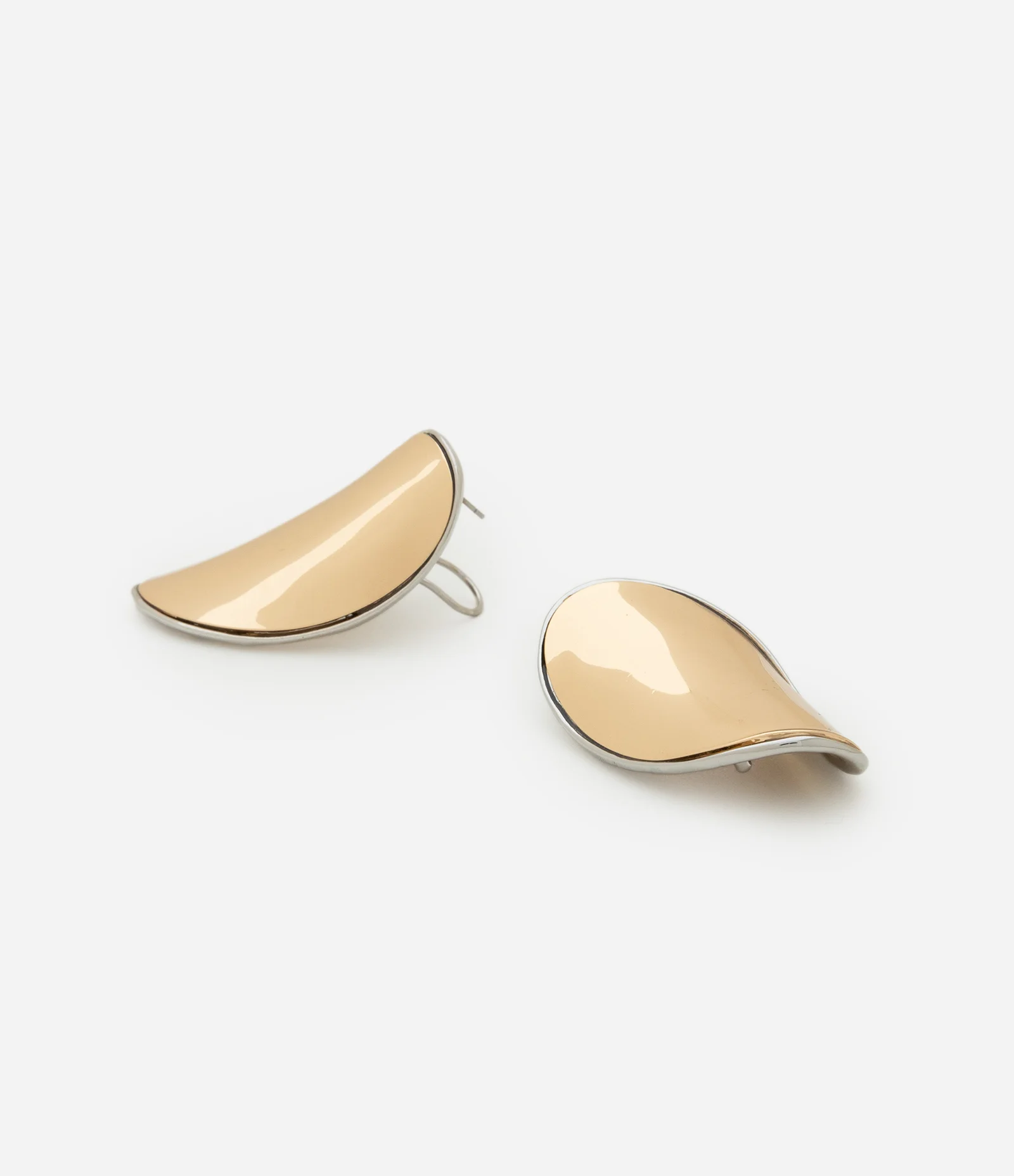 Brinco Médio em Banho Misto com Formato de Onda  Multicores 2