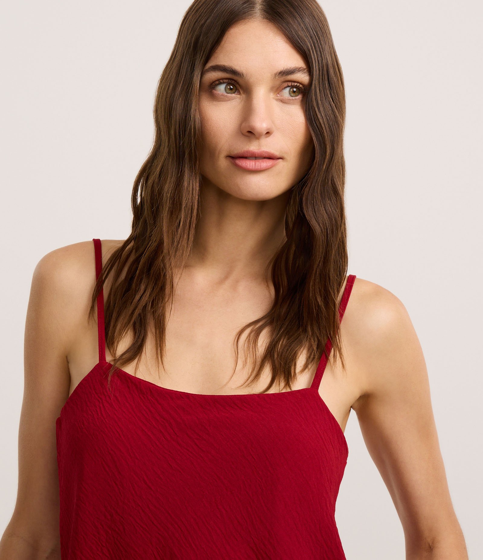 Blusa Alongada em Airlow com Frufru na Barra Assimétrica Bordô 3