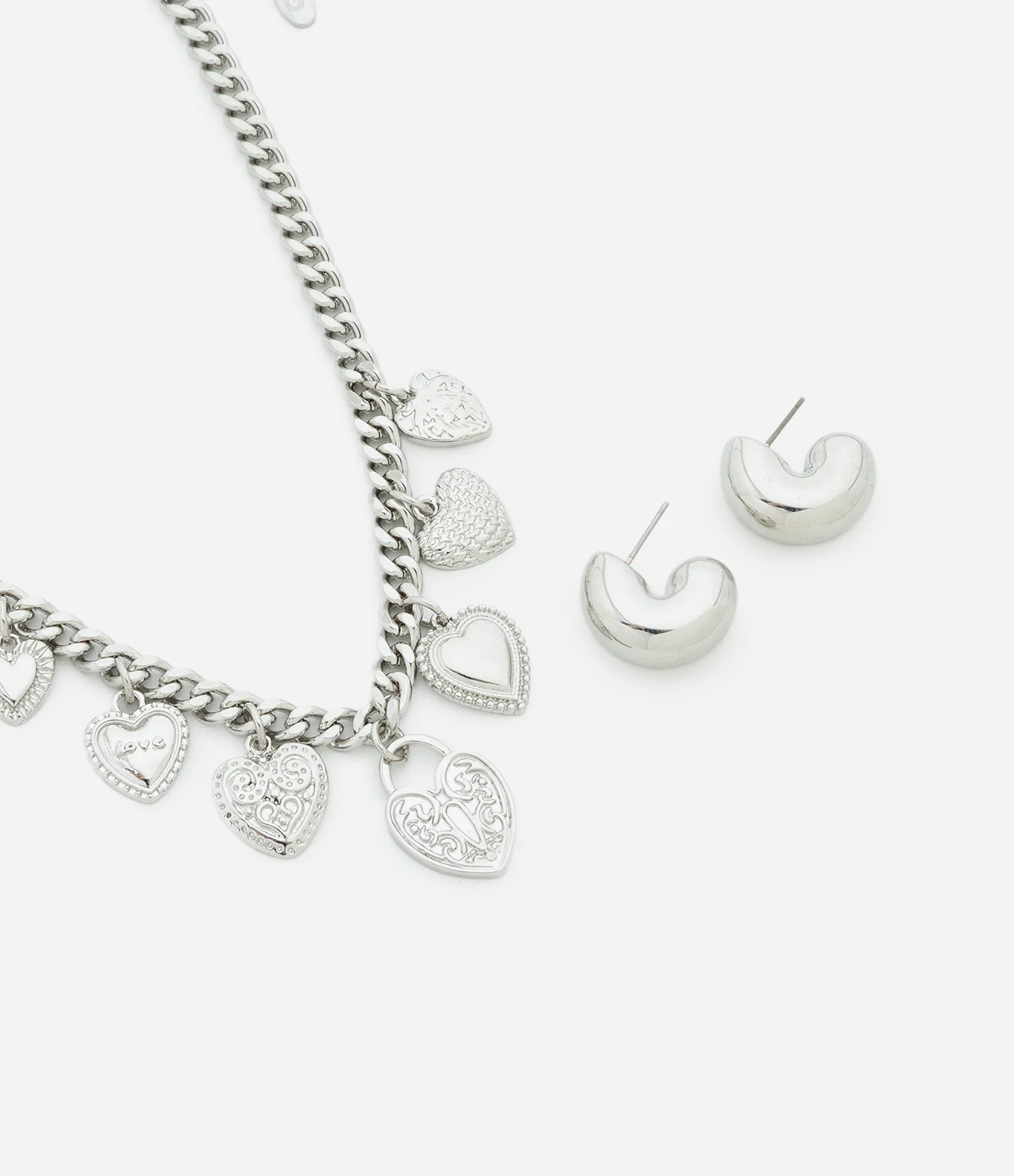 Conjunto de Colar Curto com Pingentes Corações e Brinco Argola Bold Prata 1