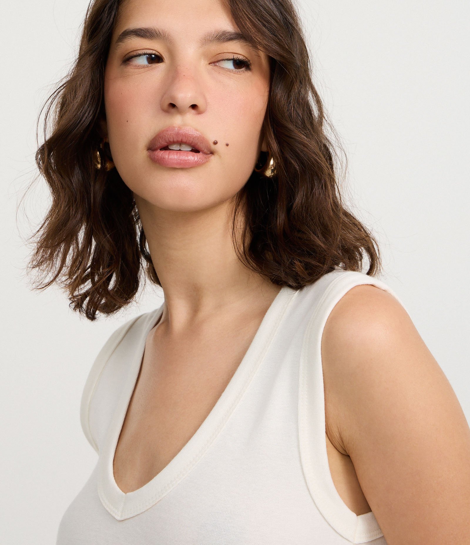 Blusa Básico em Ribana com Decote V Off White 3