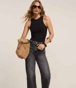 Calça Reta Cropped em Jeans com Leve Desgaste