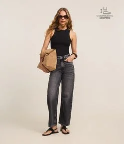 Calça Reta Cropped em Jeans com Leve Desgaste