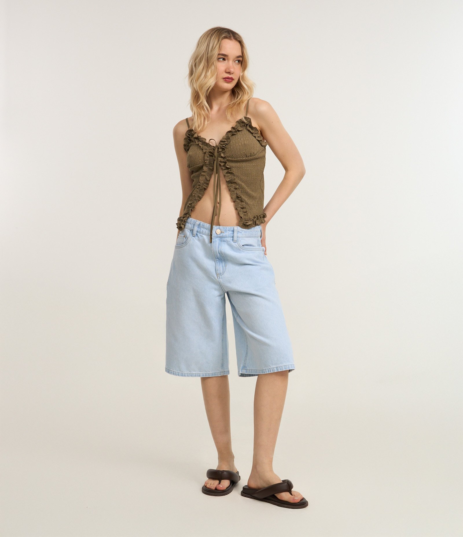 Bermuda Jorts em Jeans com Bolsos Claro Delavê 2