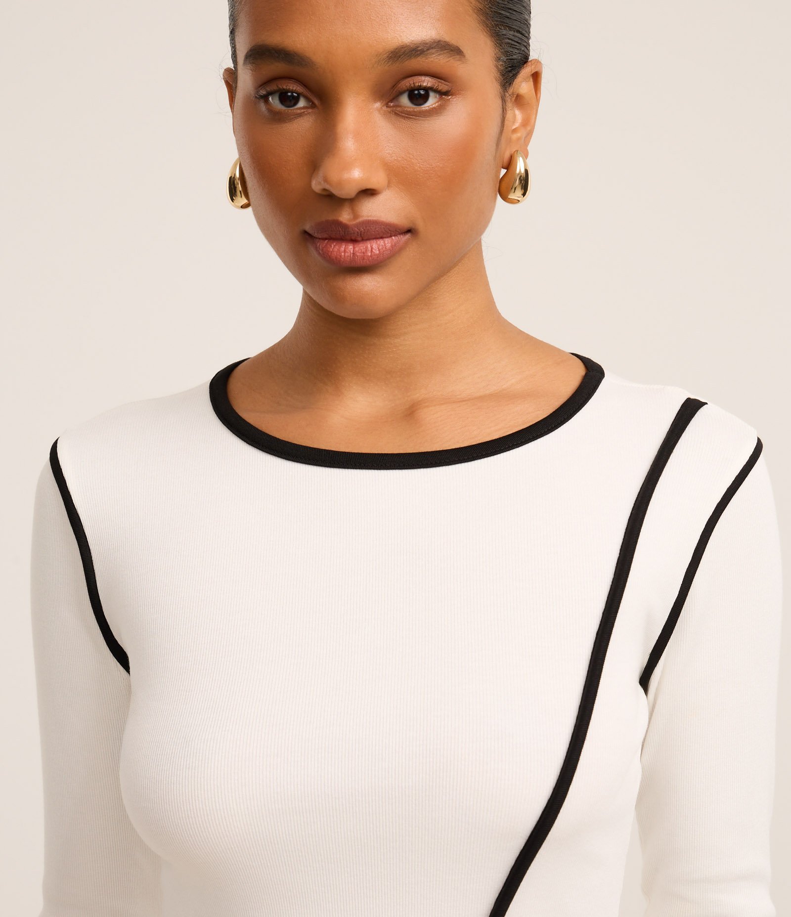 Blusa em Ribana com Vieses Contrastantes Branco 4