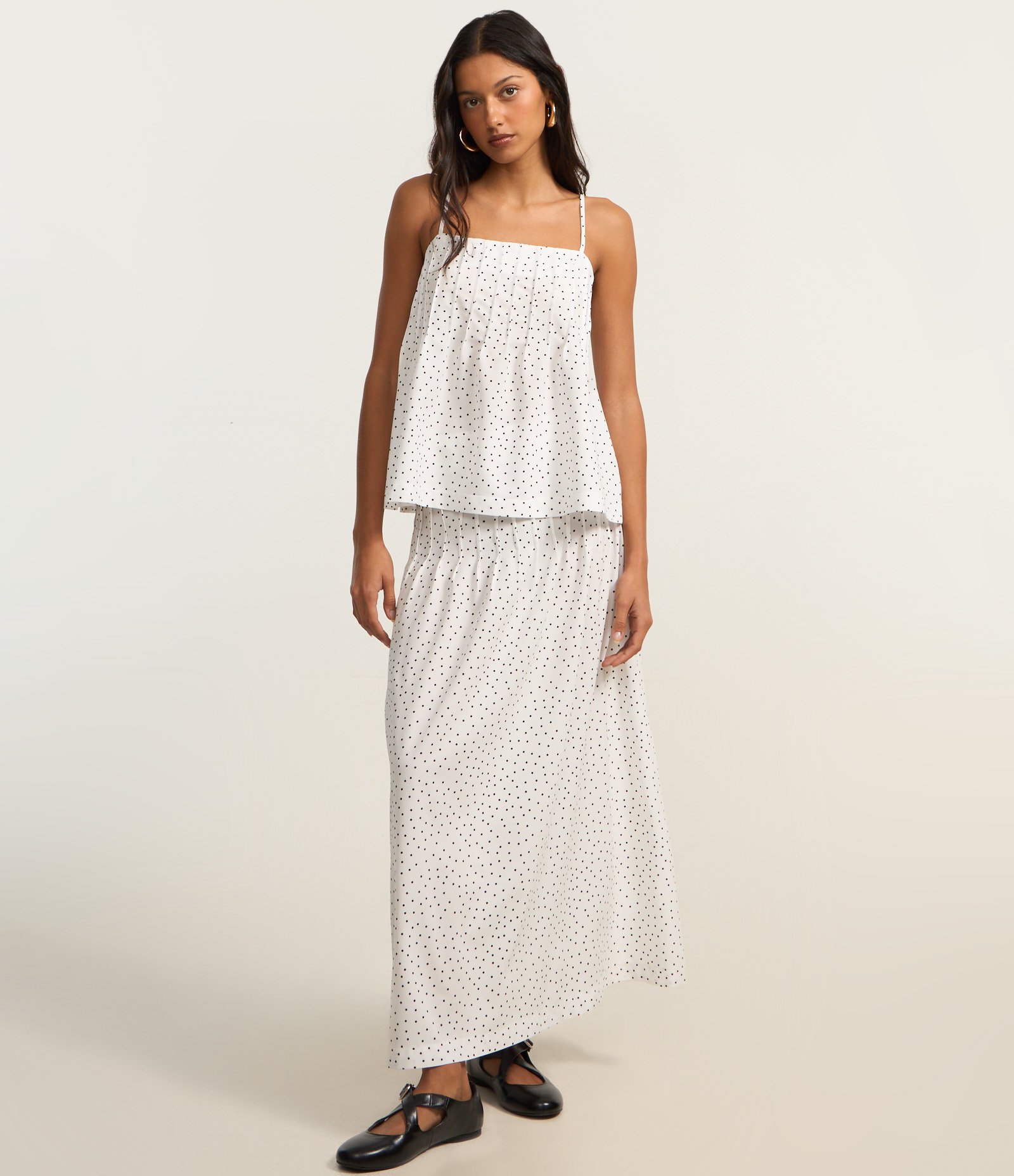 Blusa em Crepe Poá Alongada com Pregas no Decote Branco 2