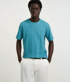 Camiseta Regular em Algodão com Textura Vertical
