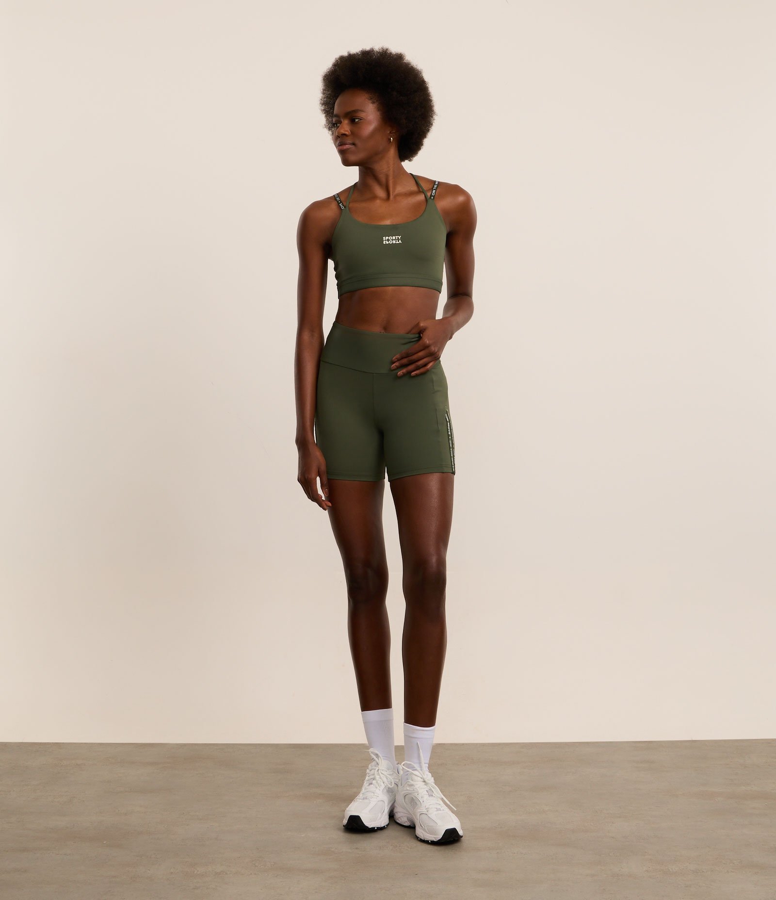 Bermuda Esportiva em Microfibra com Bolso Funcional Verde 1