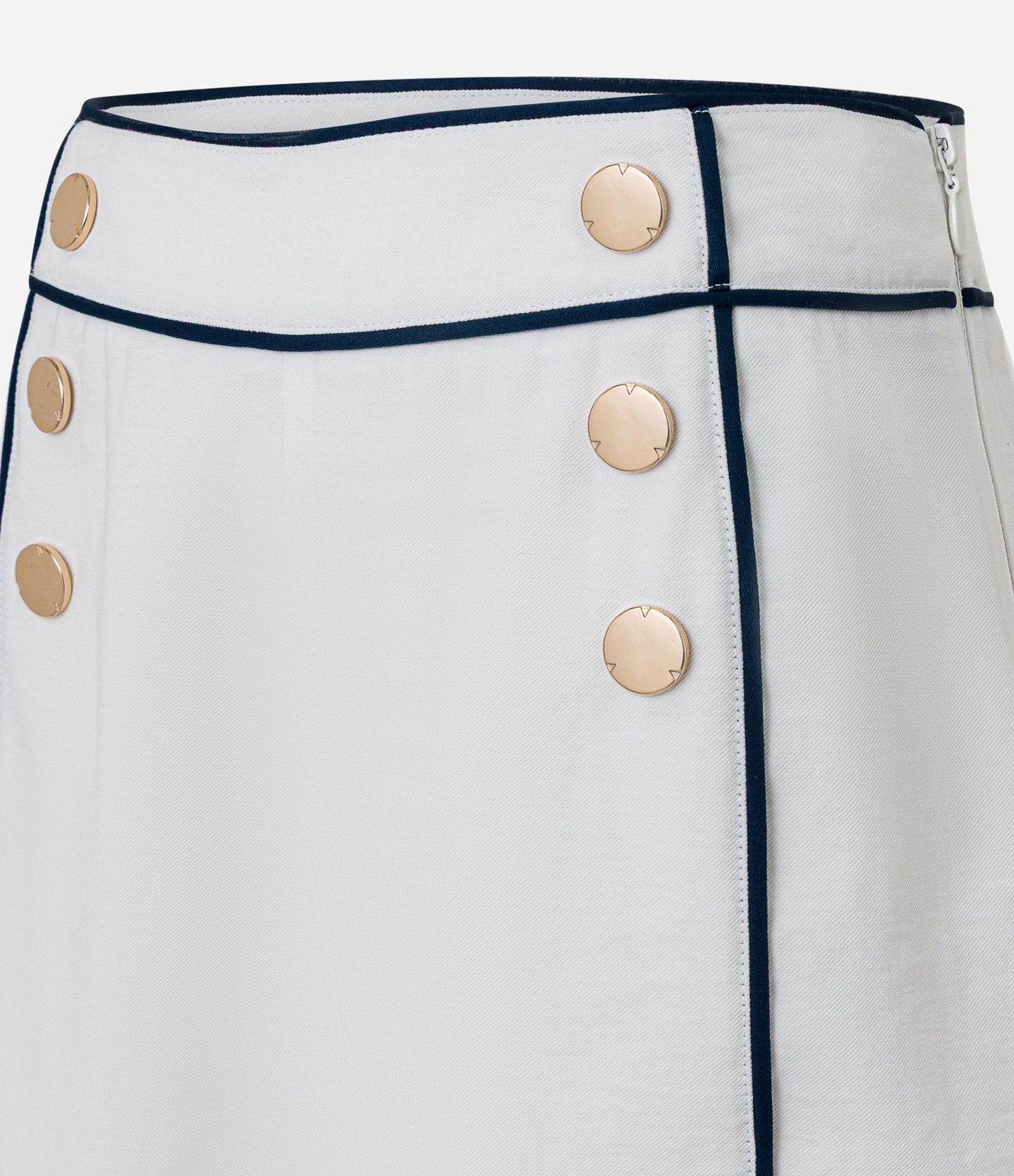 Short Alfaiatado em Crepe com Botões Metalizados e Viés Contrastante Branco Neve 6