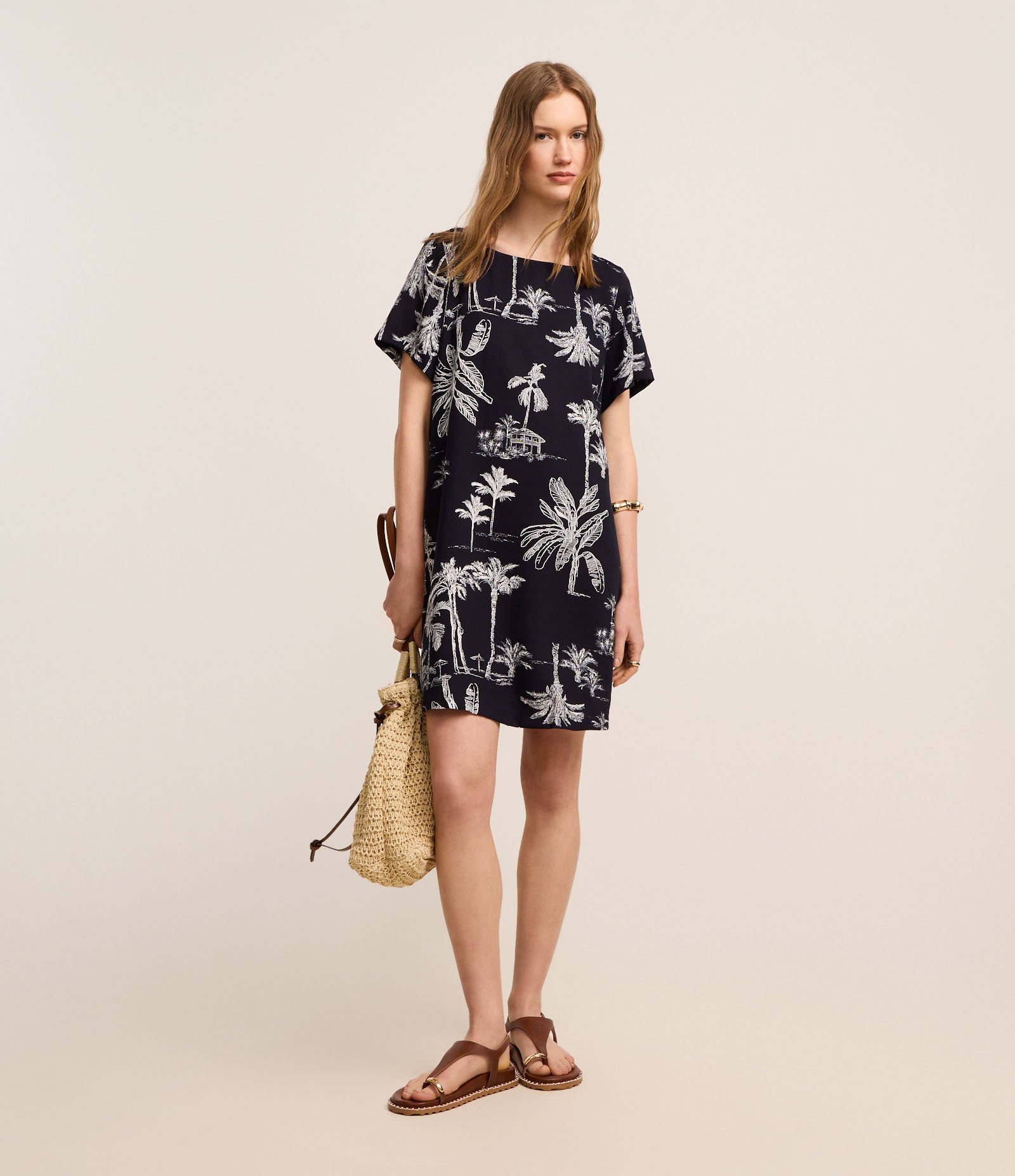 Vestido T-Shirt Reto em Viscose com Estampa Coqueiros Azul Marinho 2