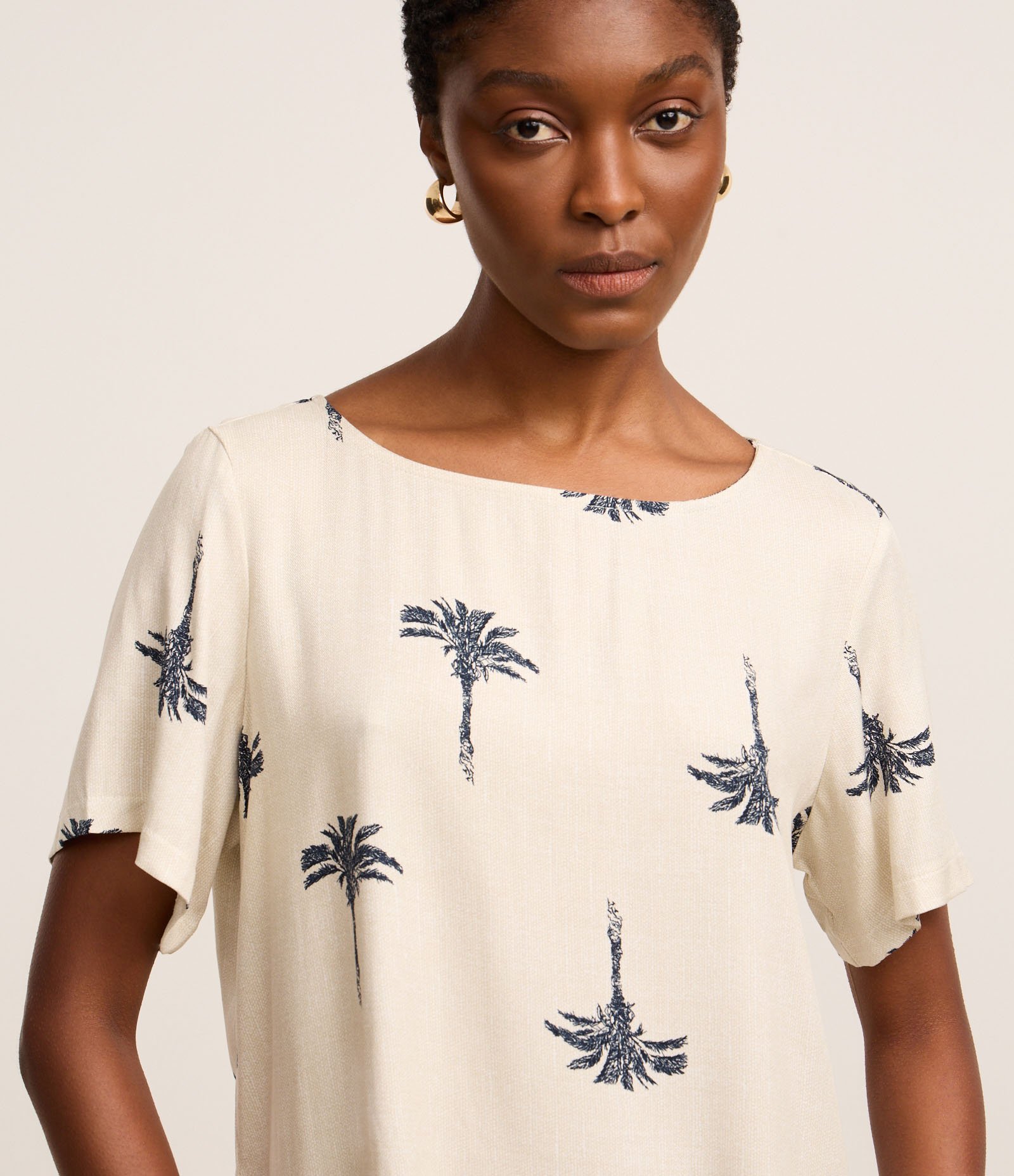 Vestido T-Shirt em Viscose com Efeito Linho e Estampa Coqueiros Off White 3