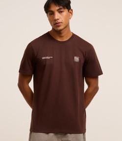 Camiseta Comfort em Algodão com Estampa de Montanha e Lettering