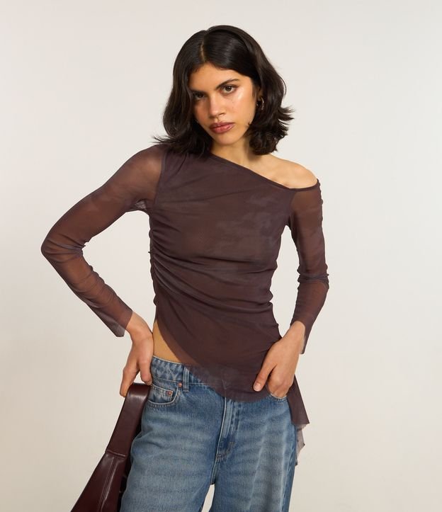 Blusa em Tule com Ponta Lateral e Estampa Abstrata Marrom - Lojas Renner