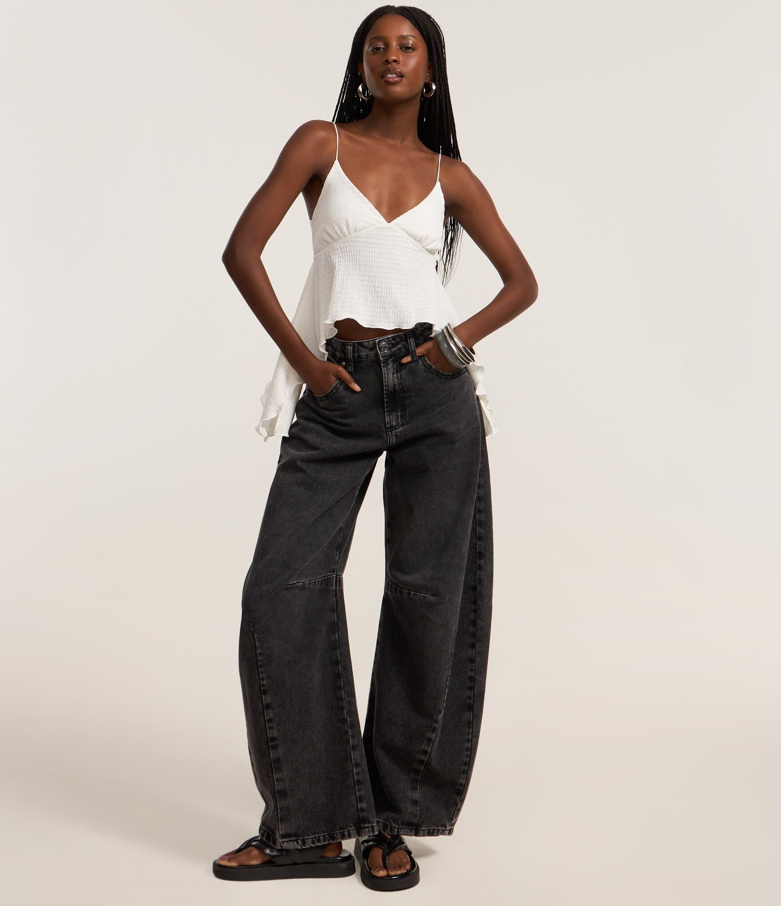 Blusa Curta Texturizada com Alças Finas e Pontas Branco 2