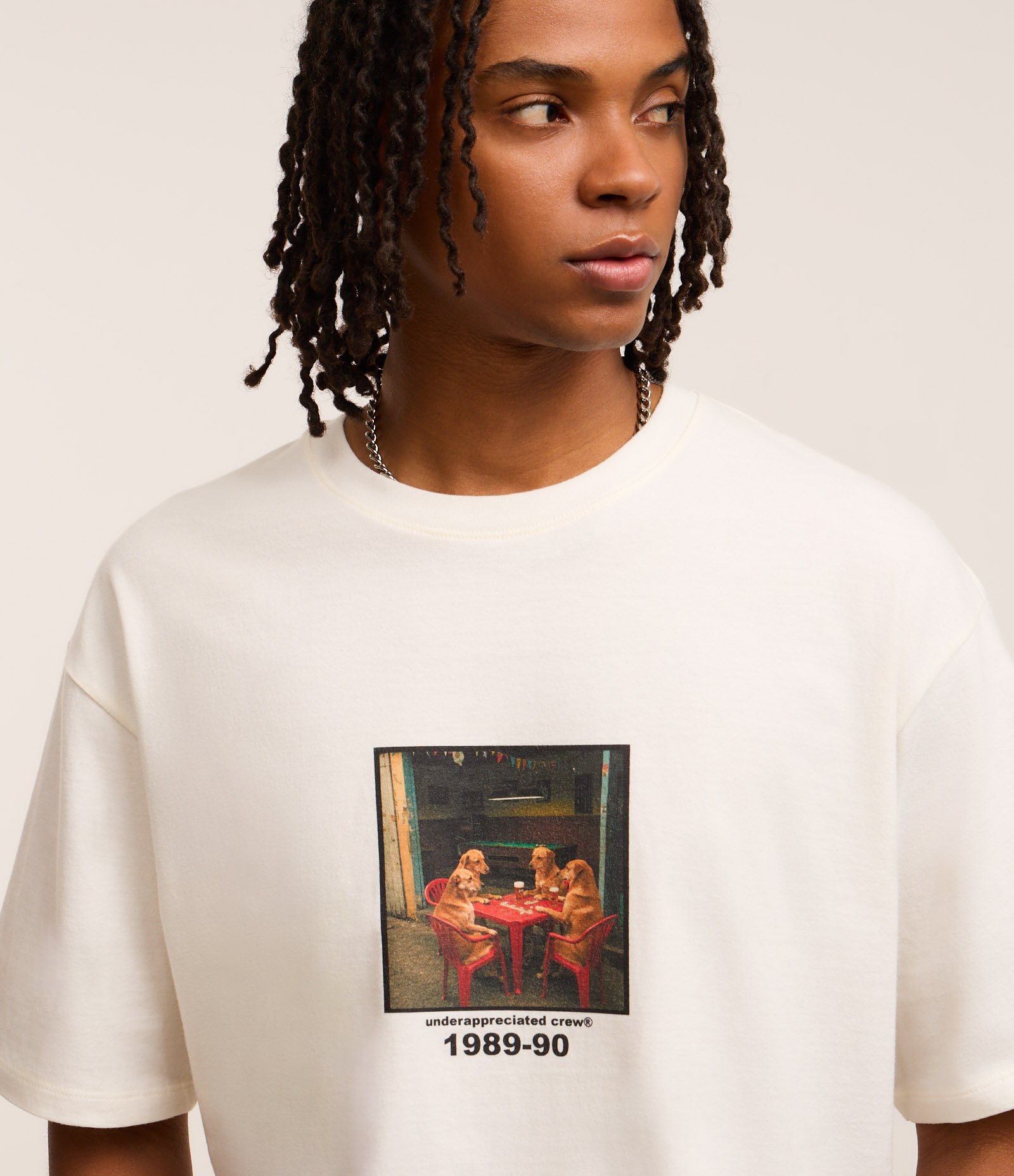 Camiseta Boxy em Algodão Estampa de Cachorros no Boteco e Lettering Off White 4
