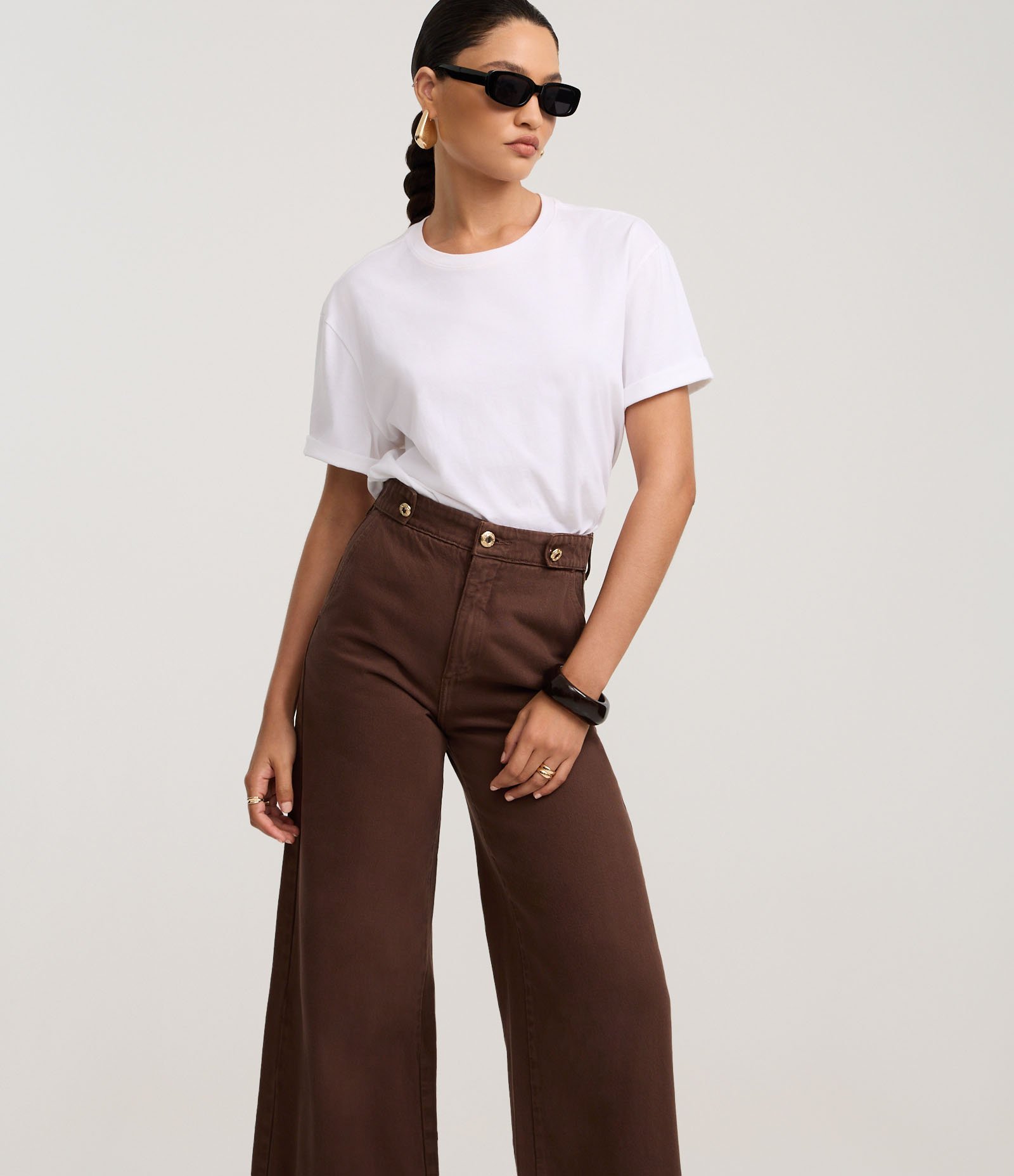 Calça Wide Leg Cropped em Sarja com Tiras no Cós Marrom 2