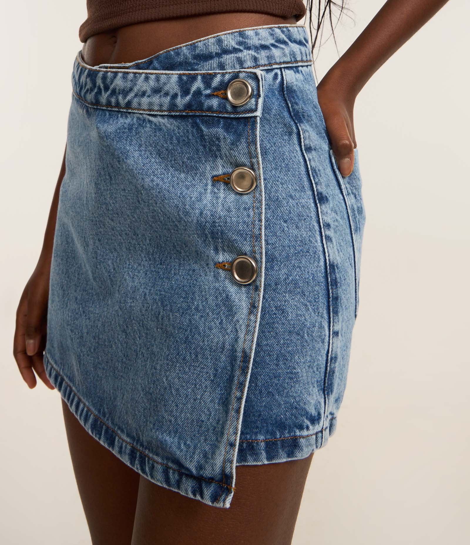 Short Saia Jeans com Botões no Transpasse Azul 4