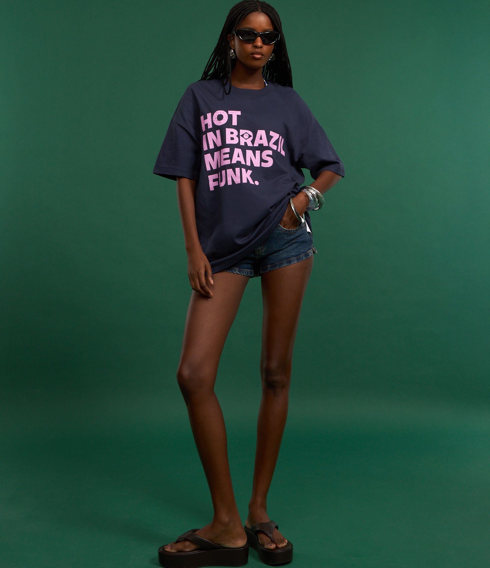 Short Mini em Jeans com Recortes Traseiros e Bolsos Azul 5