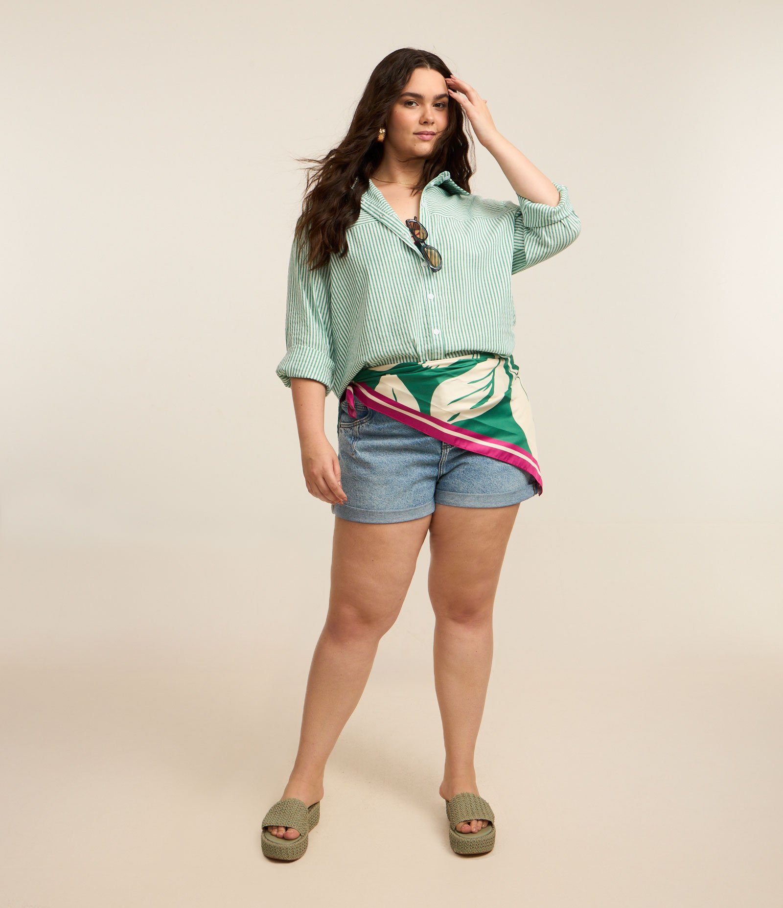 Camisa Básica em Tricoline Listrado Curve & Plus Size Verde 2