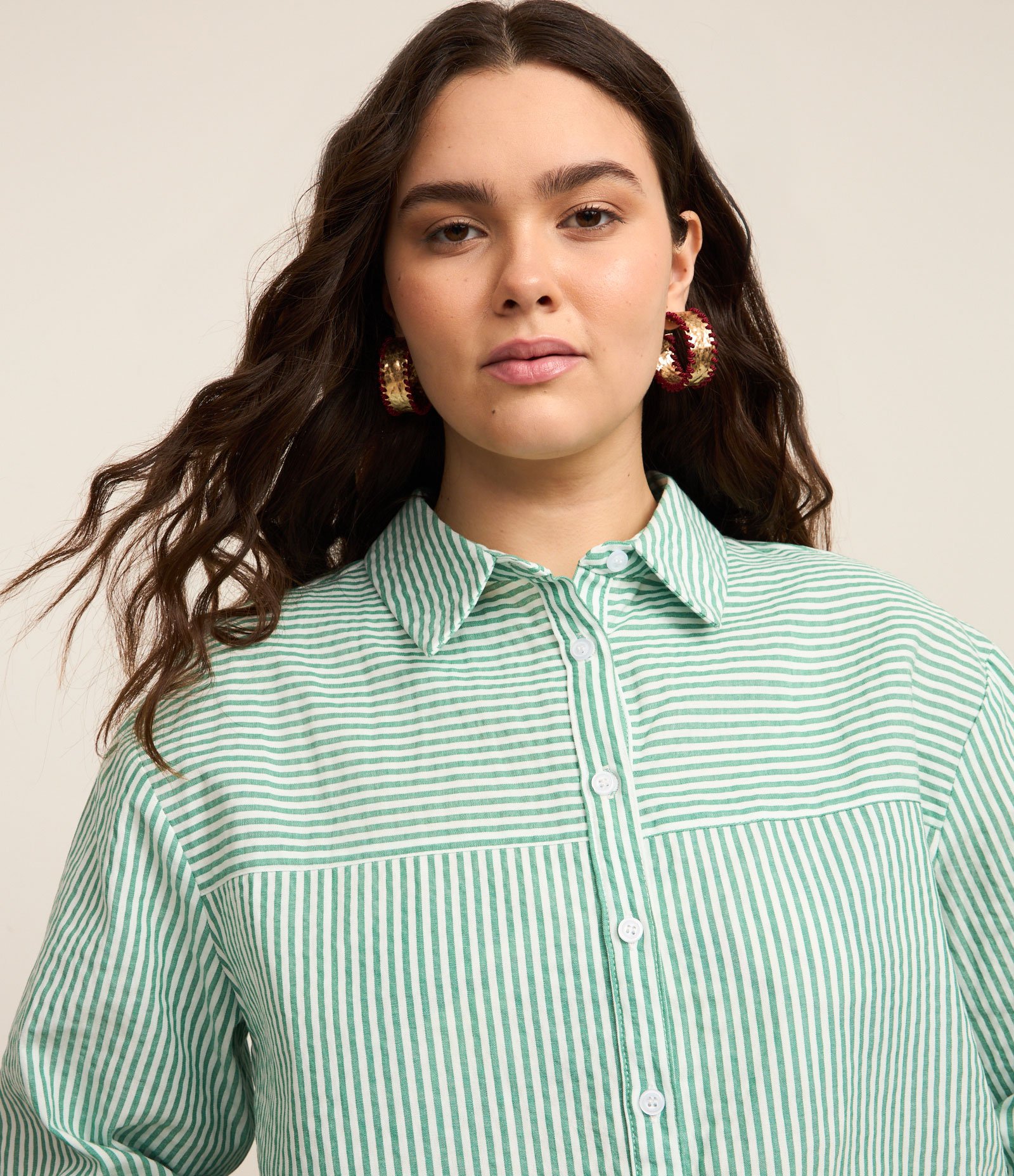 Camisa Básica em Tricoline Listrado Curve & Plus Size Verde 3