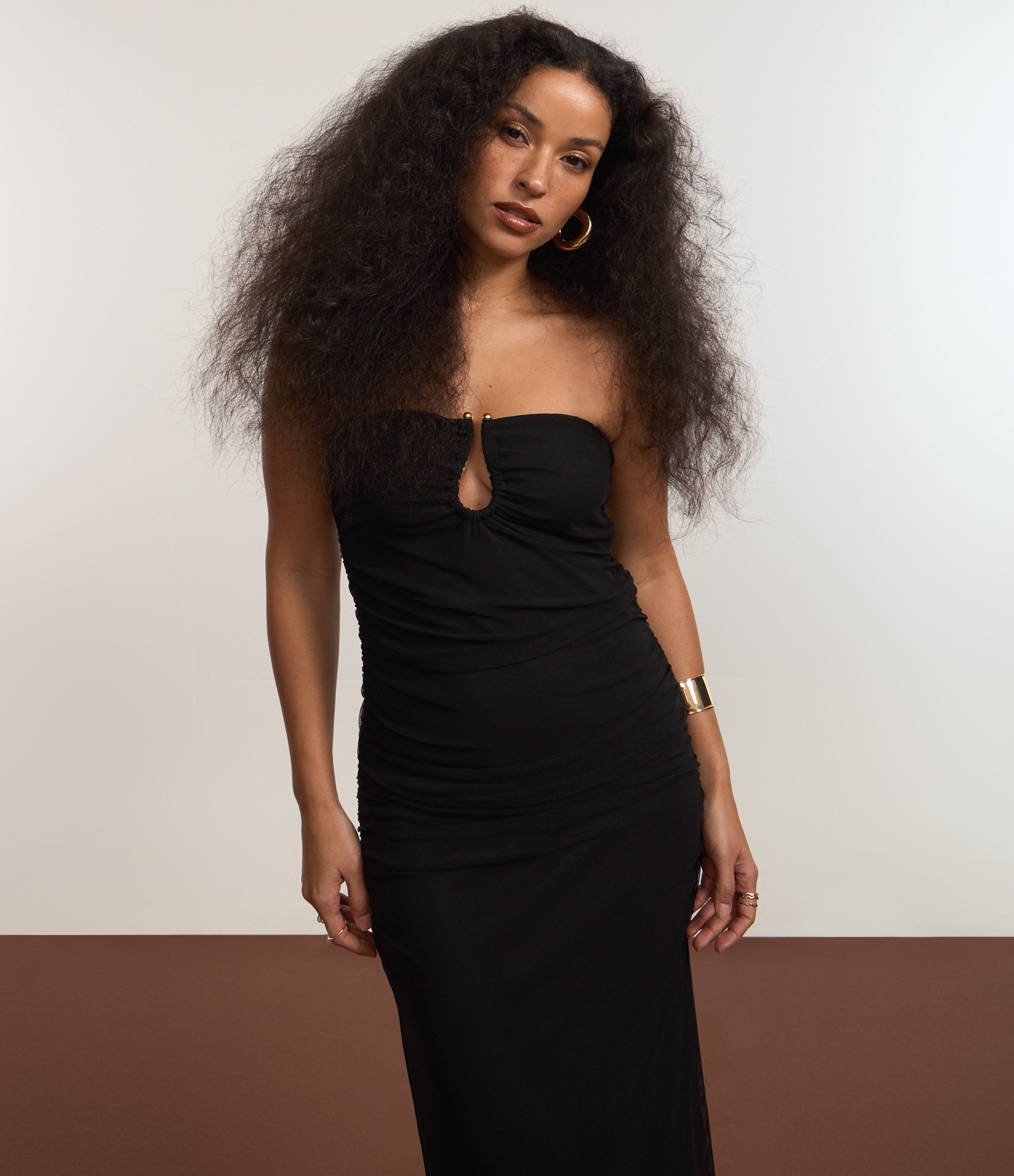 Vestido New Midi em Tule com Aviamento no Decote Preto 4