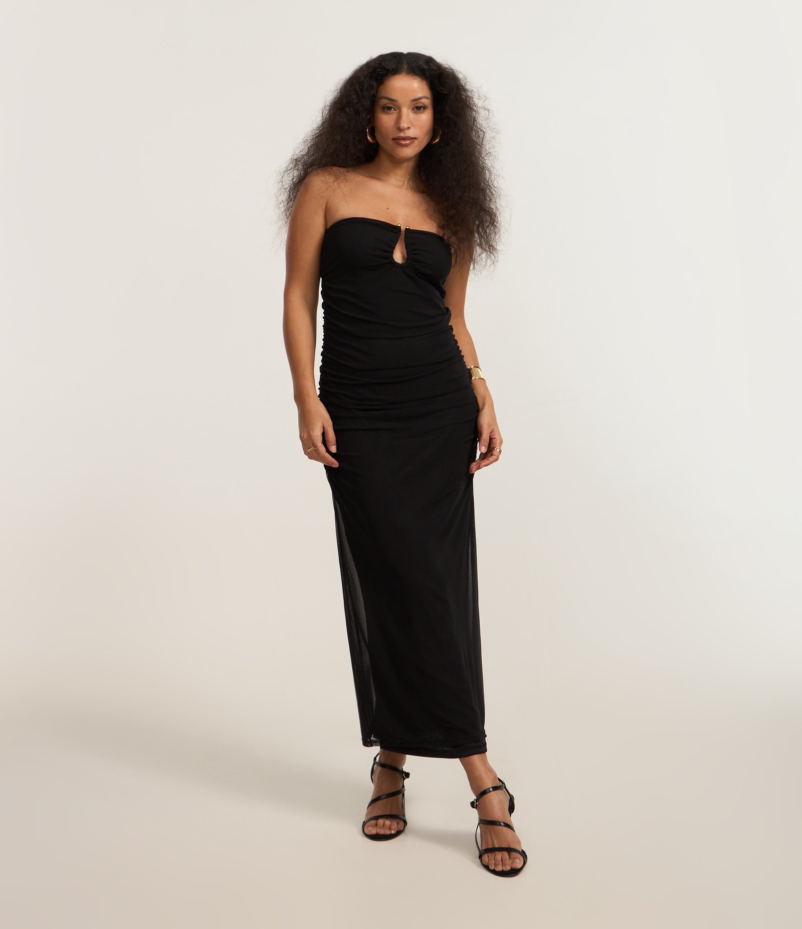 Vestido New Midi em Tule com Aviamento no Decote Preto 1