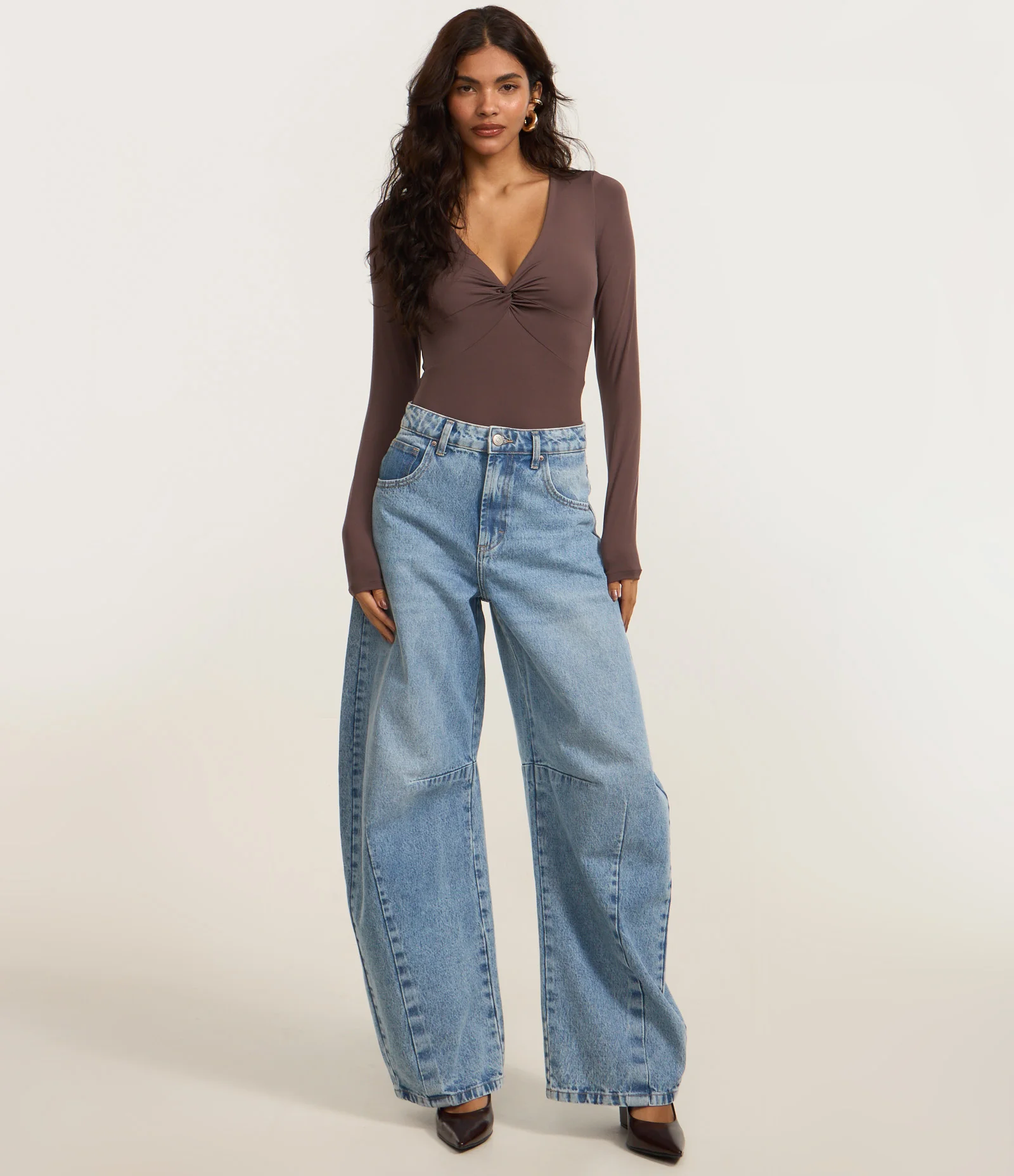 Body em Microfibra com Busto Torcido e Decote V Marrom 2