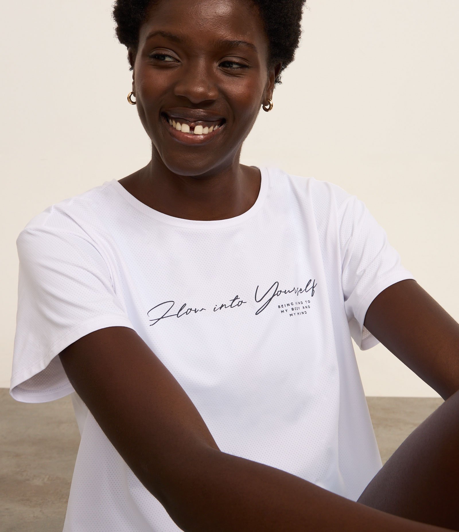Camiseta Cropped Oversized Esportiva com Tecnologia Dry e Estampa Flow Branco 1