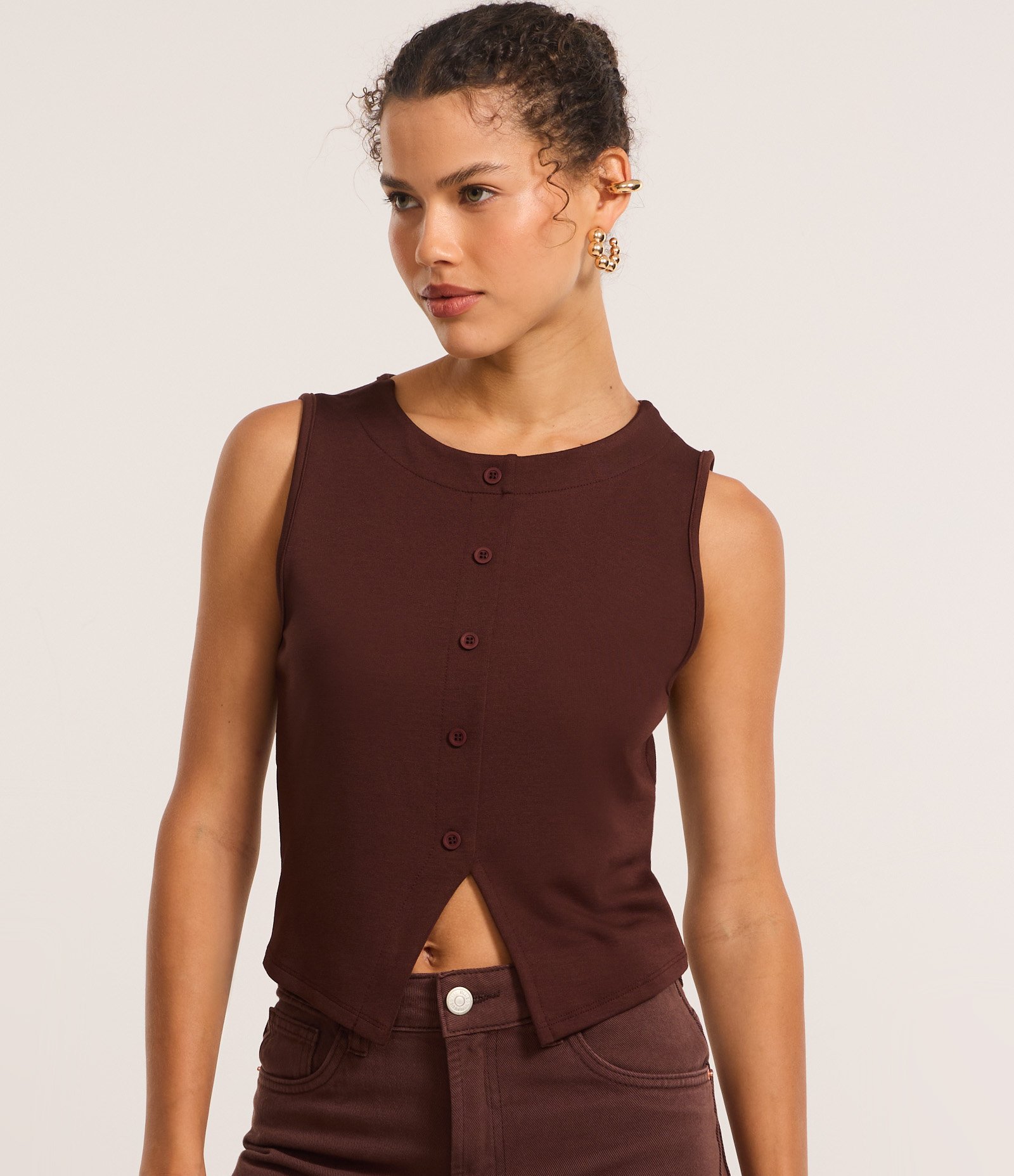 Colete Curto em Ponto Roma Marrom 1