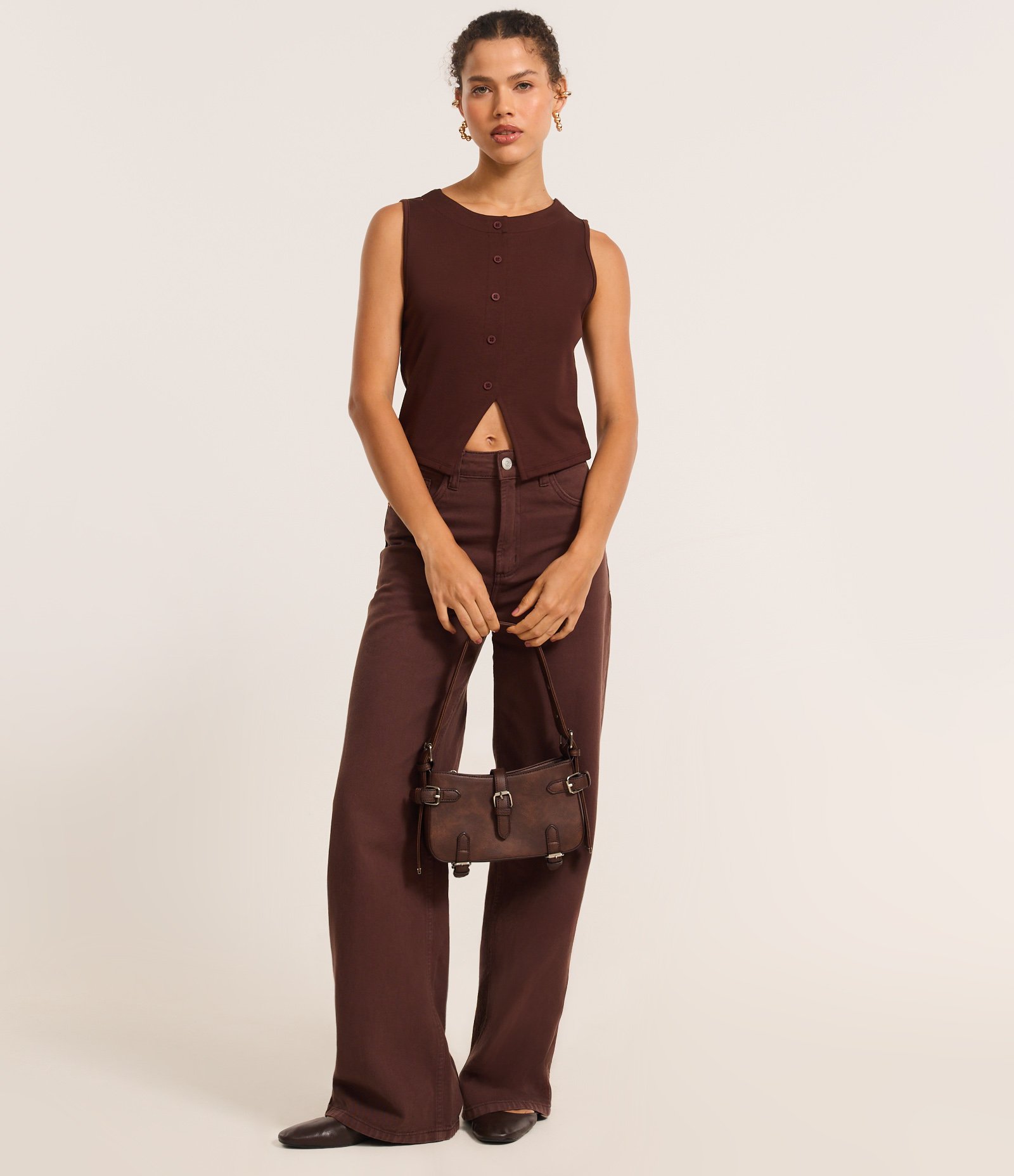 Colete Curto em Ponto Roma Marrom 2