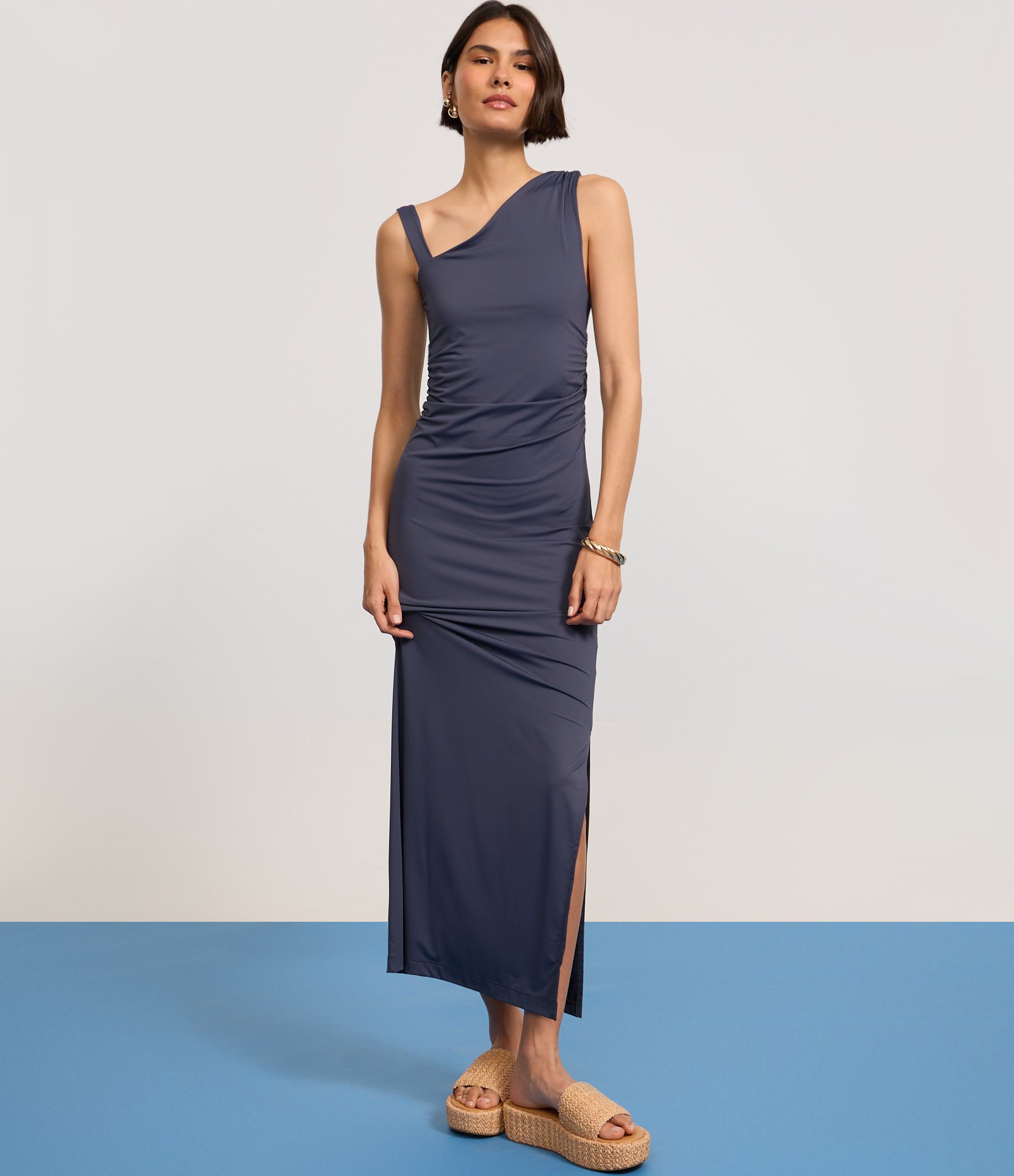 Vestido Long Midi em Microfibra com Alça Assimétrica e Franzido Azul 3