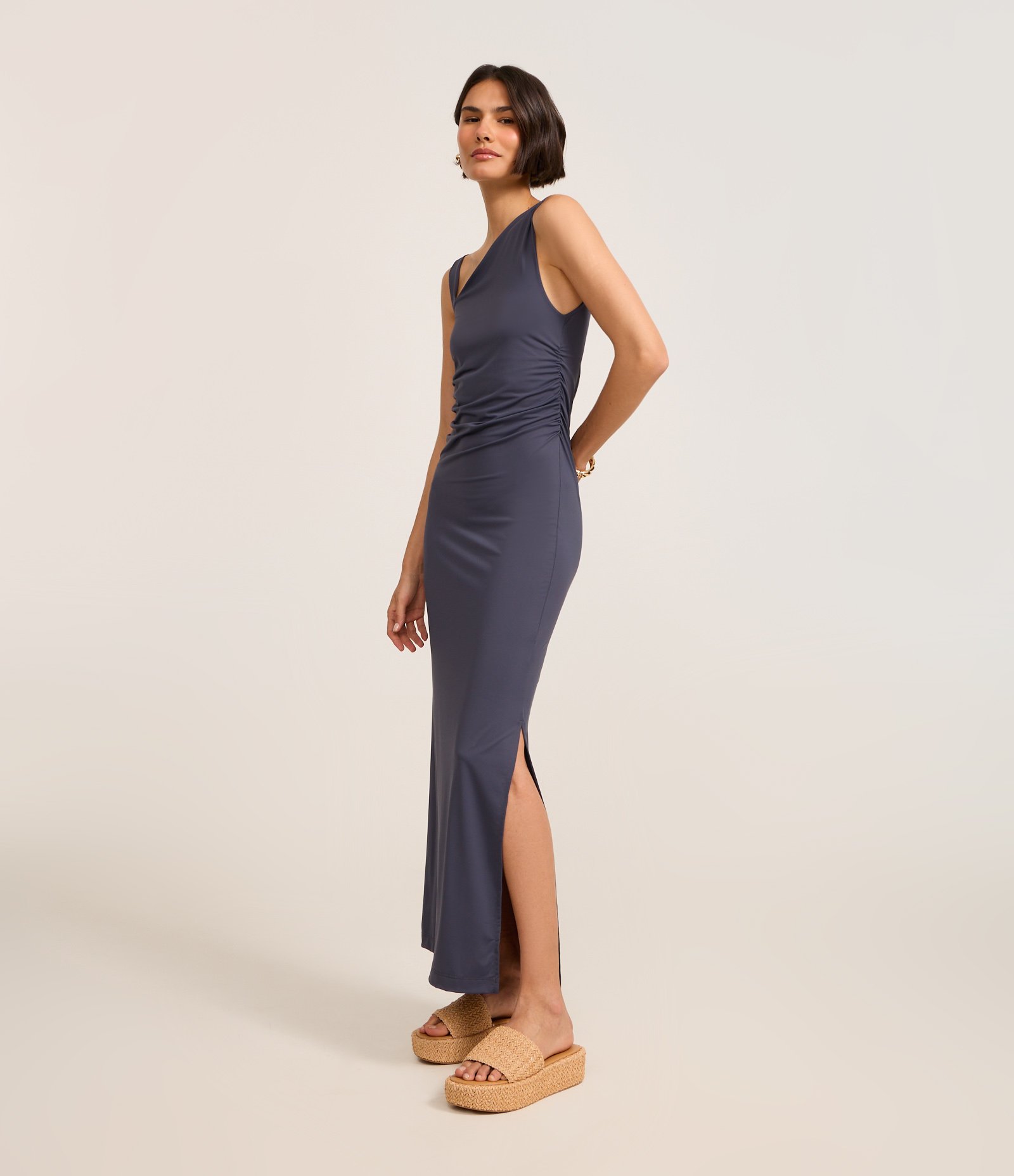 Vestido Long Midi em Microfibra com Alça Assimétrica e Franzido Azul 1