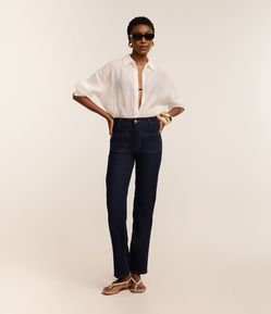 Calça Reta Cintura Média em Jeans