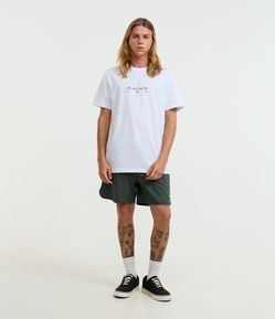 Bermuda Tecnológica Lisa com Barra Arredondada