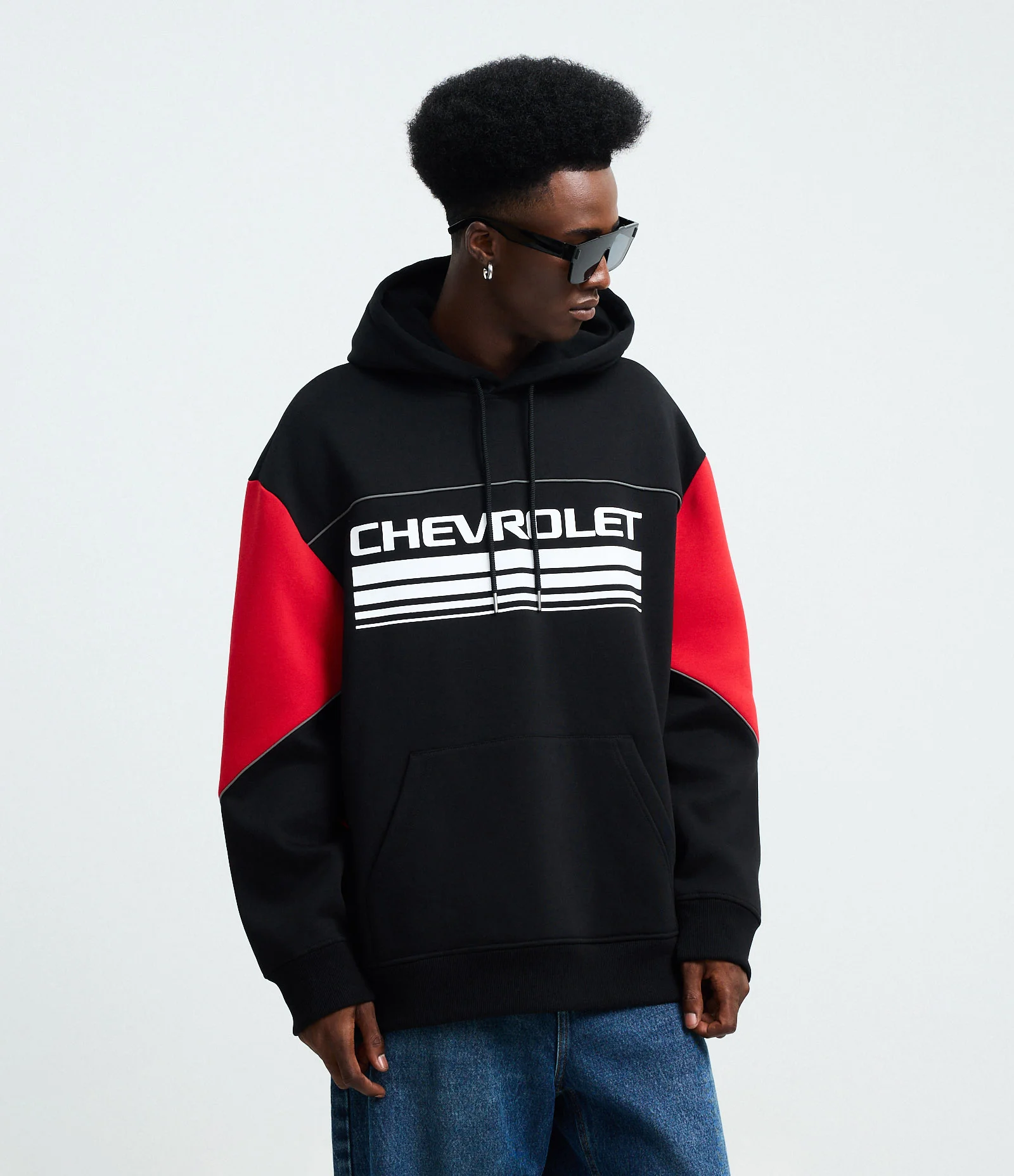 Casaco Relaxed em Moletom com Felpa com Estampa Chevrolet Painéis Contrastantes Preto 1