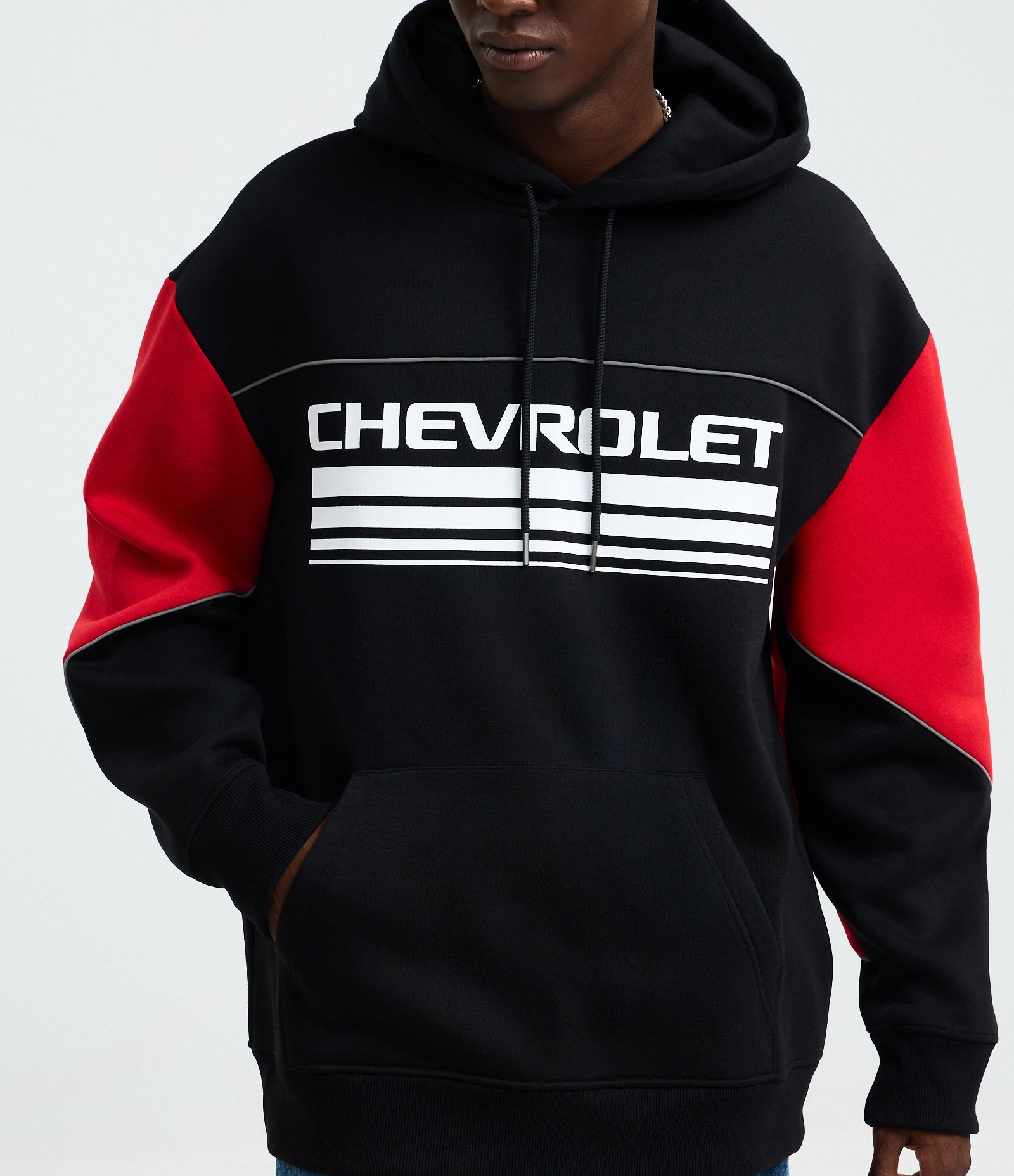 Casaco Relaxed em Moletom com Felpa com Estampa Chevrolet Painéis Contrastantes Preto 4