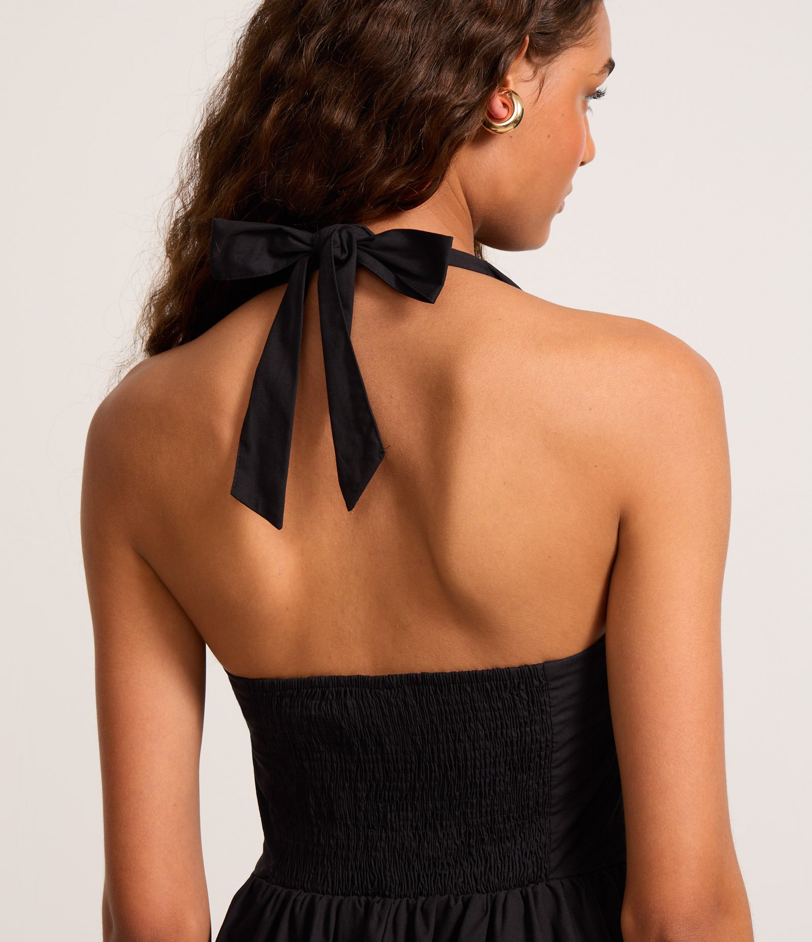 Vestido Midi em Tricoline com Franzido na Cintura e Lastex nas Costas Preto 3