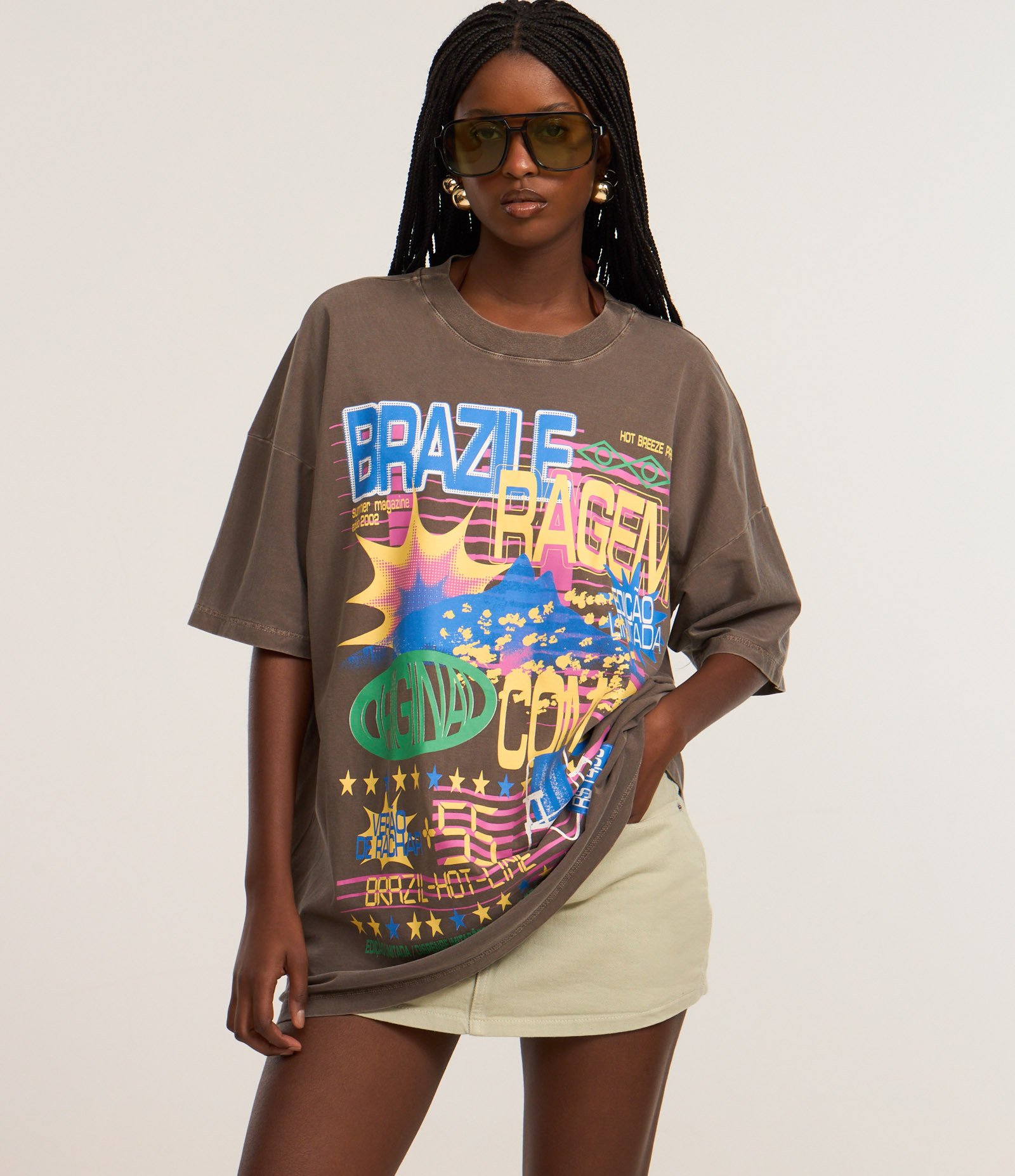 Camiseta Over em Algodão com Estampa Brazileragem Marrom 2