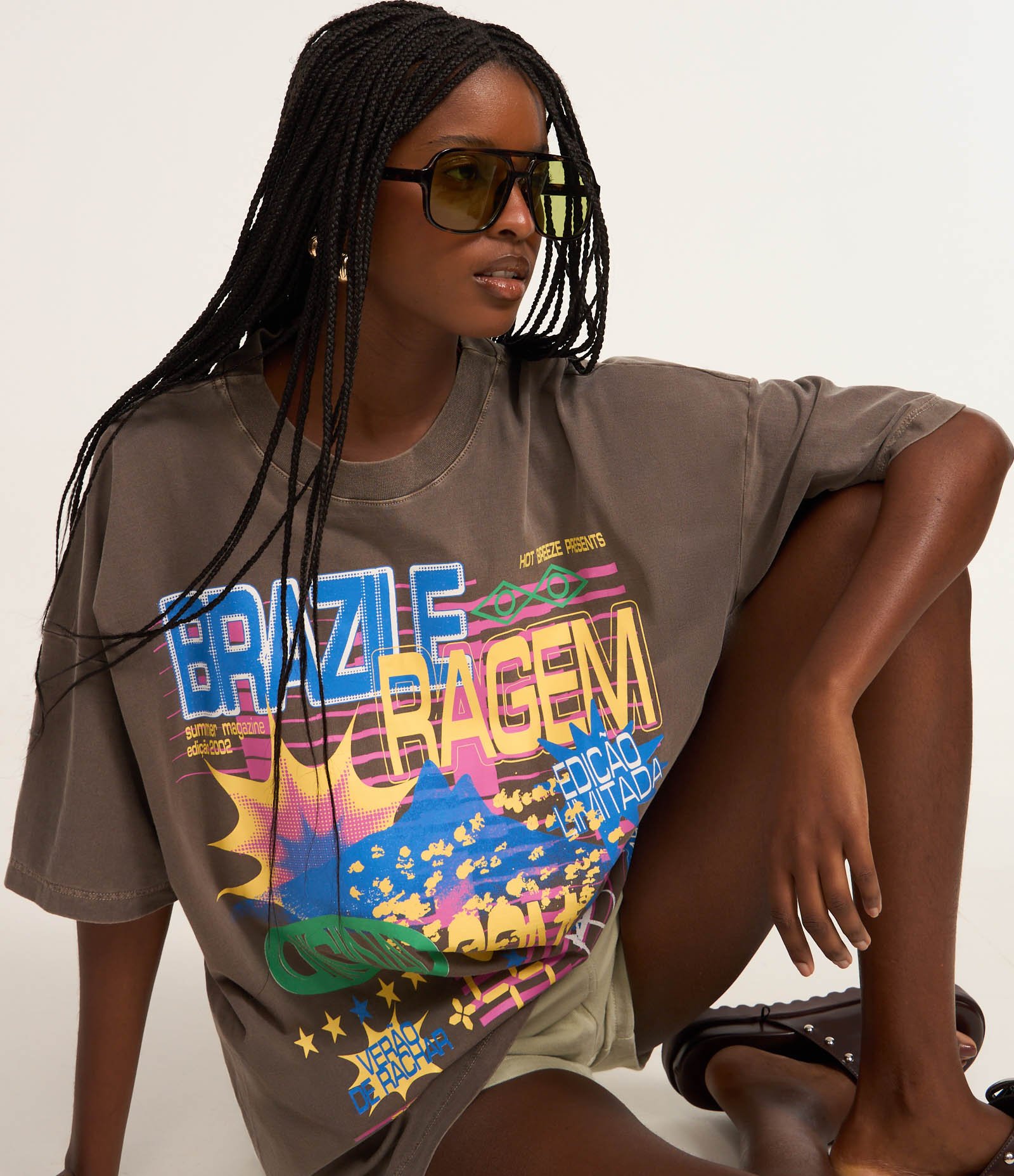 Camiseta Over em Algodão com Estampa Brazileragem Marrom 3