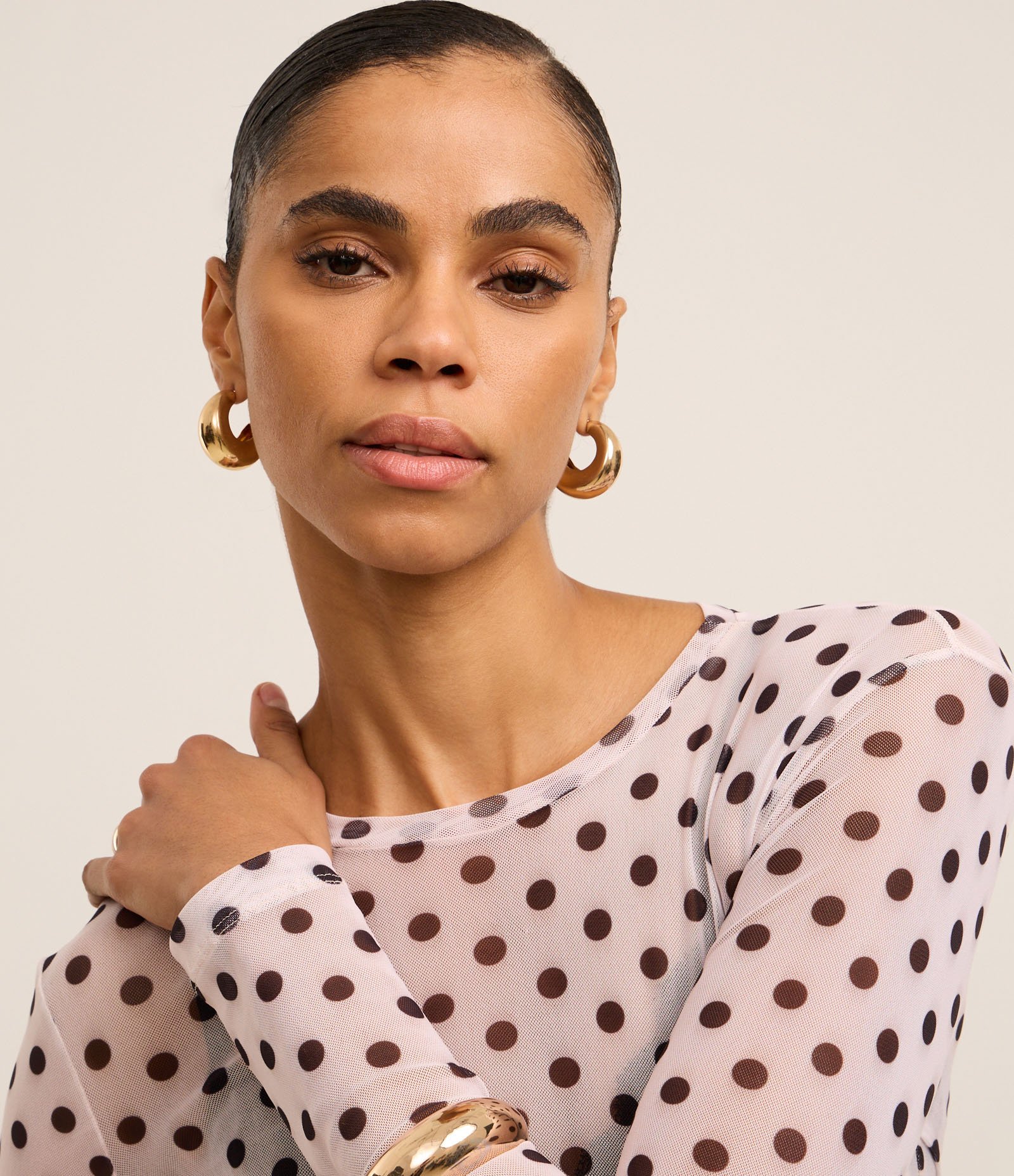 Blusa em Tule com Estampa Poá Bege 4