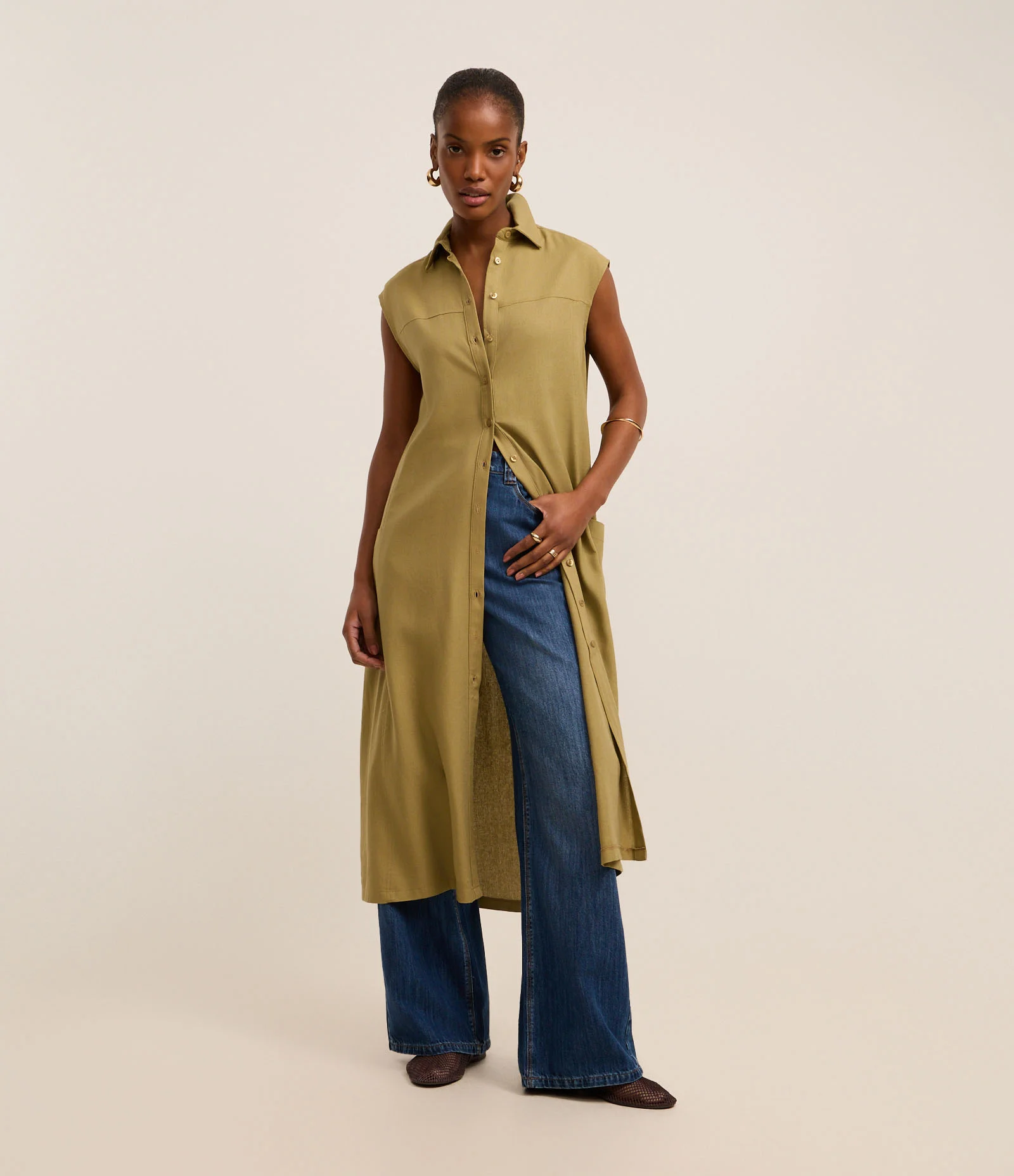 Vestido Chemise Evasê em Viscolinho com Bolsos Verde 1