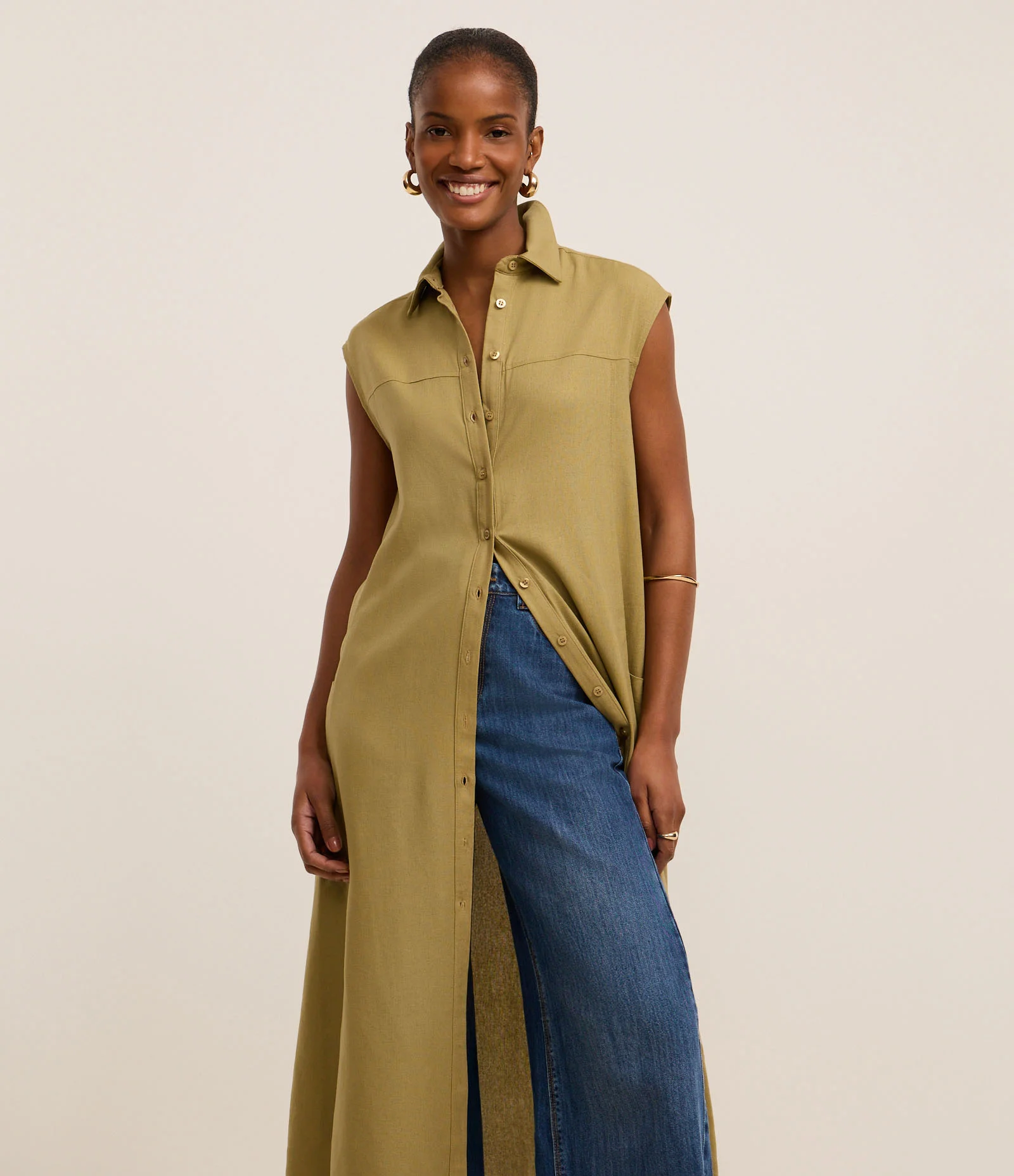 Vestido Chemise Evasê em Viscolinho com Bolsos Verde 2