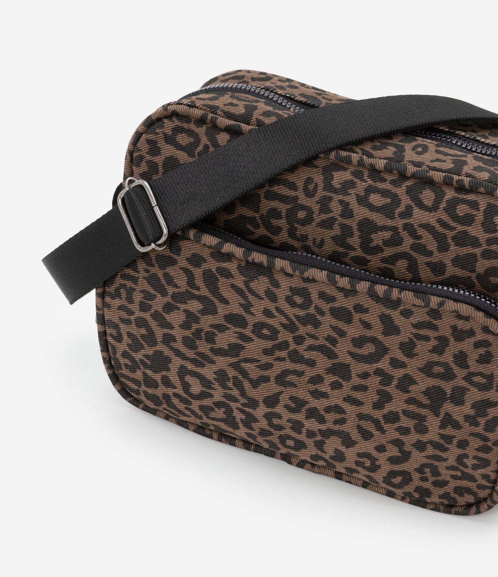Bolsa Shoulder Bag em Algodão com Estampa de Animal Print Marrom 7