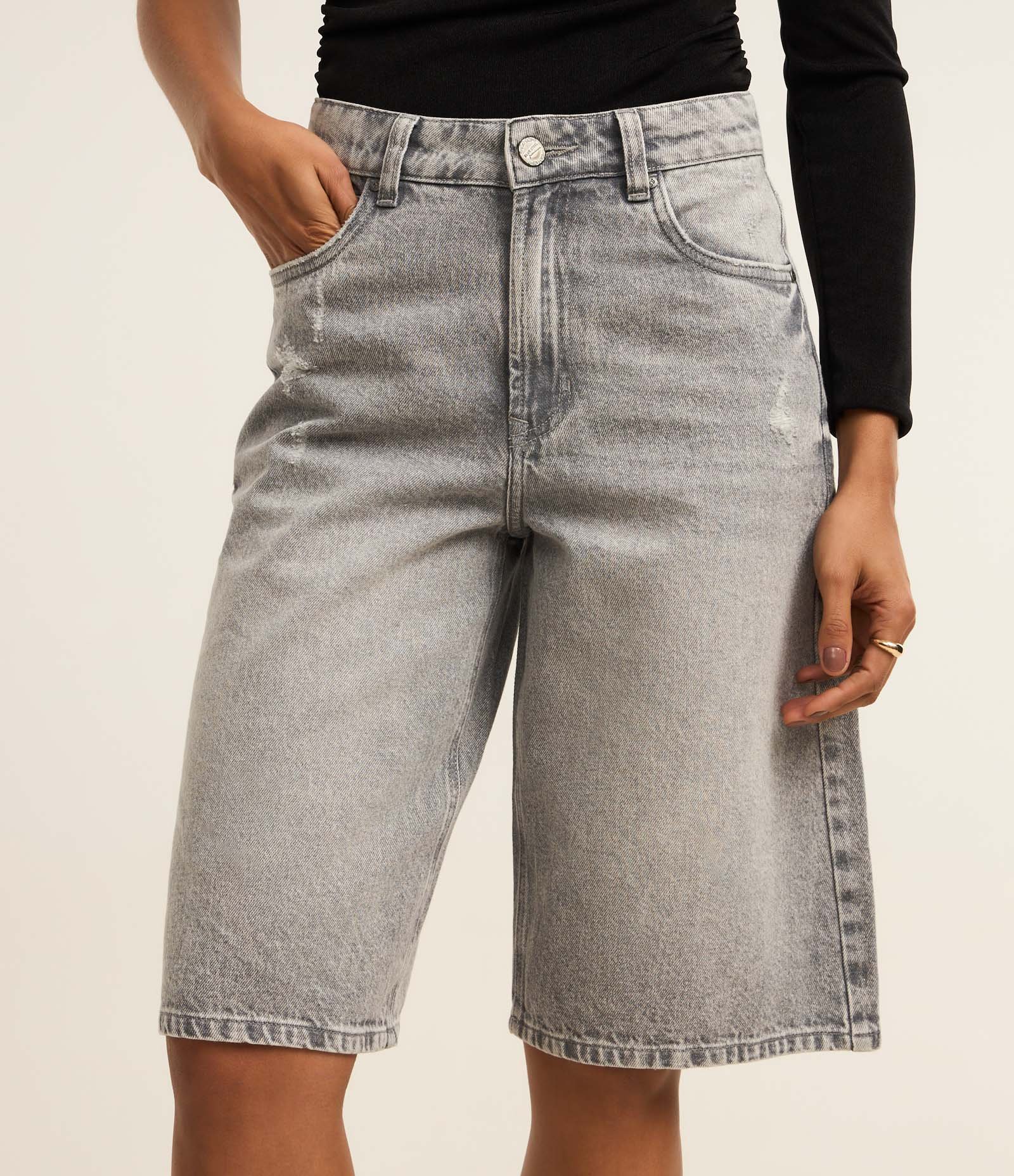 Bermuda Jorts em Jeans com Cintura Baixa Cinza 1