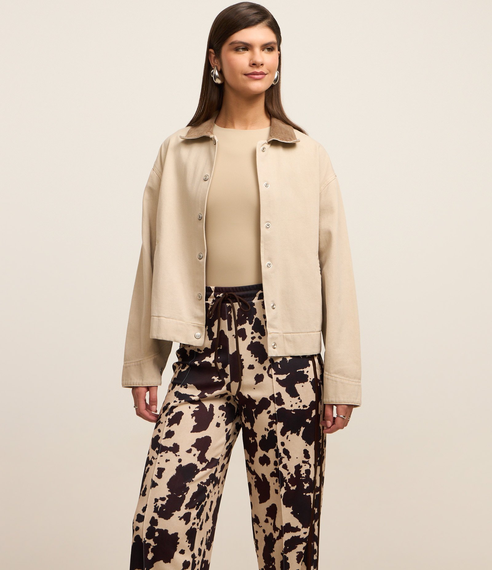 Calça Esportiva em Helanca com Estampa Animal Print Off White/Preto 4