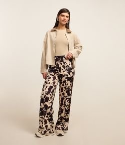 Calça Esportiva em Helanca com Estampa Animal Print
