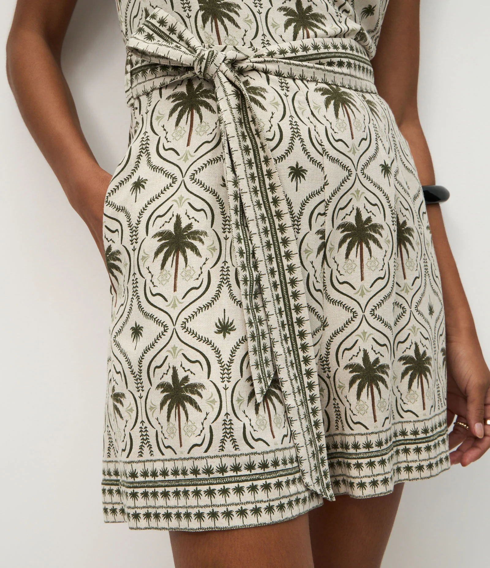 Macaquinho de Alça em Viscolinho com Estampa Floral Bege 4