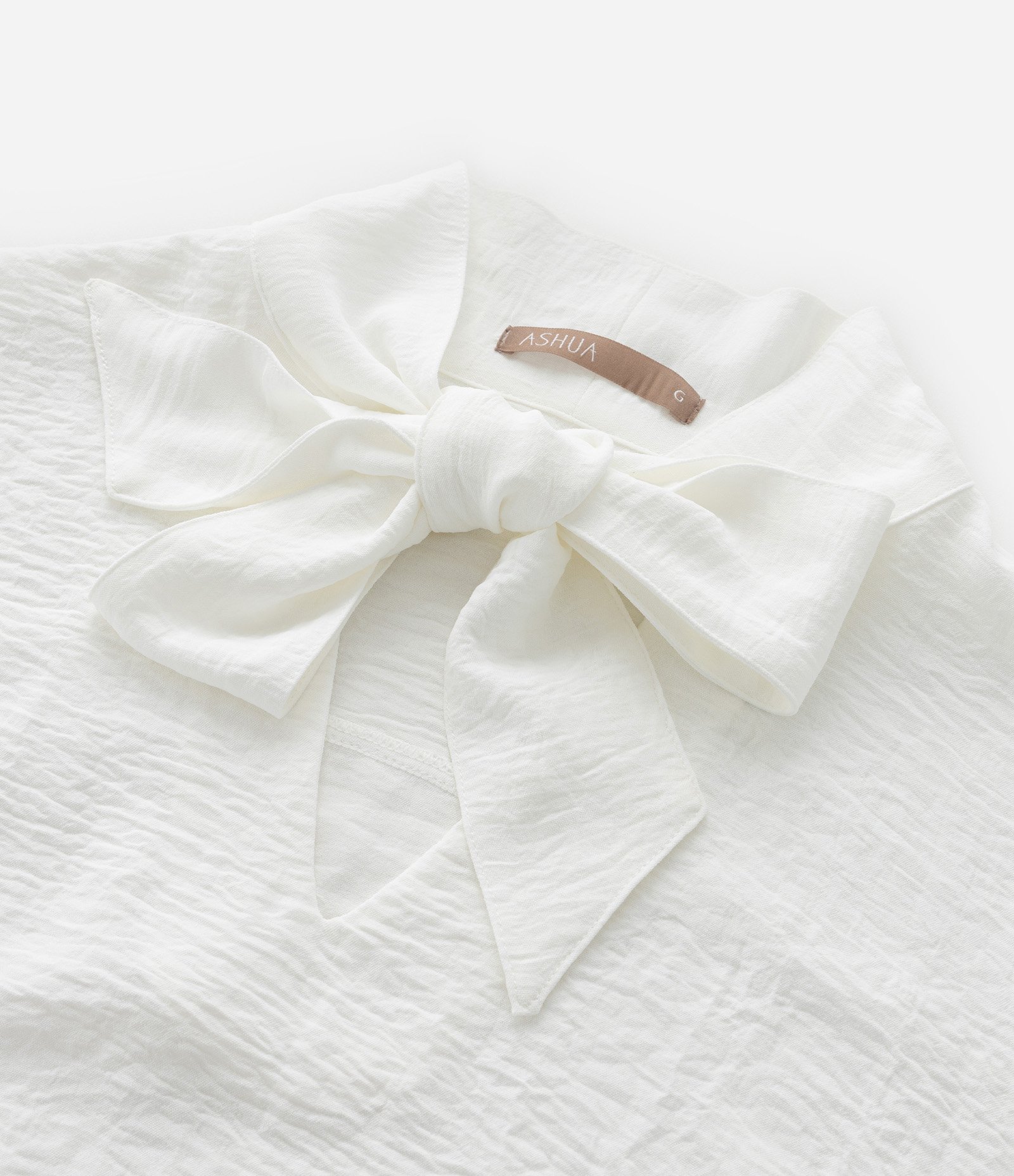 Blusa em Crepe com Gola Laço Curve & Plus Size Branco 7