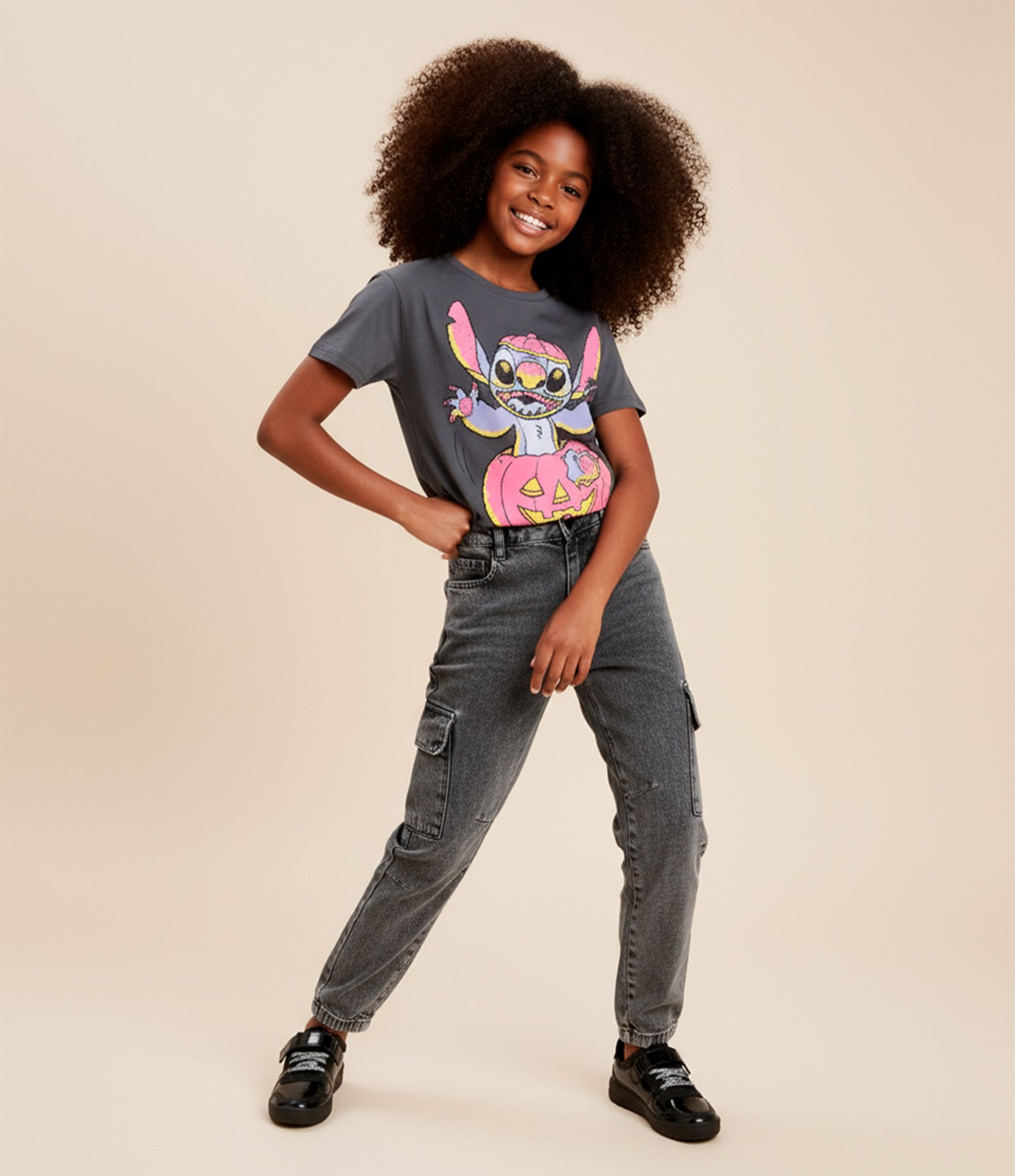 Calça Slouchy Infantil em Jeans com Bolso Cargo - Tam 5 a 14 Anos Preto 1