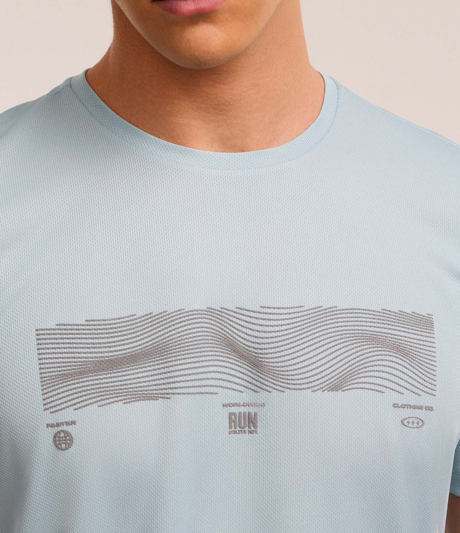 Camiseta Regular Esportiva em Tecnologia Dry com 
Print e Recortes Azul 3
