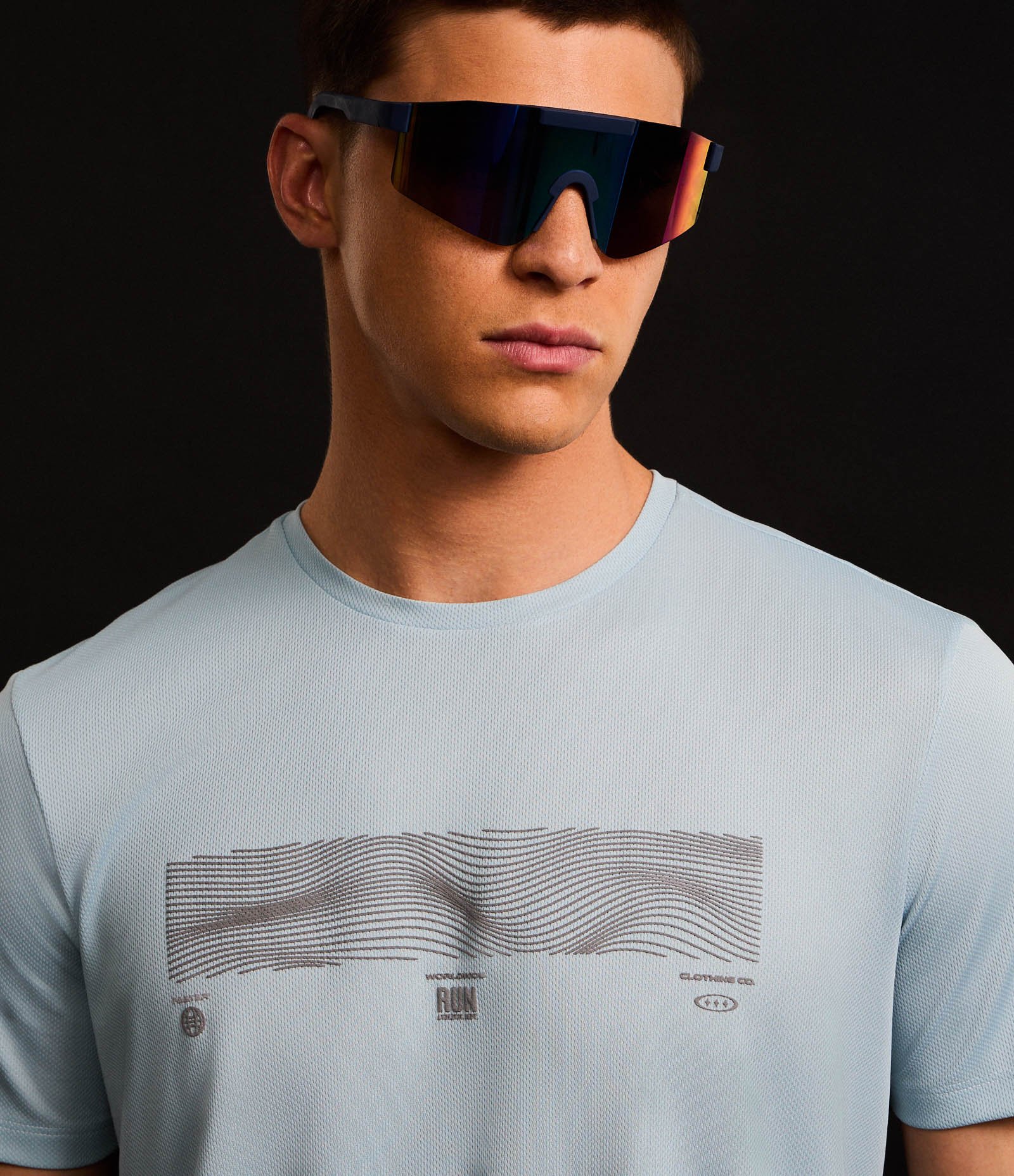 Camiseta Regular Esportiva em Tecnologia Dry com 
Print e Recortes Azul 5